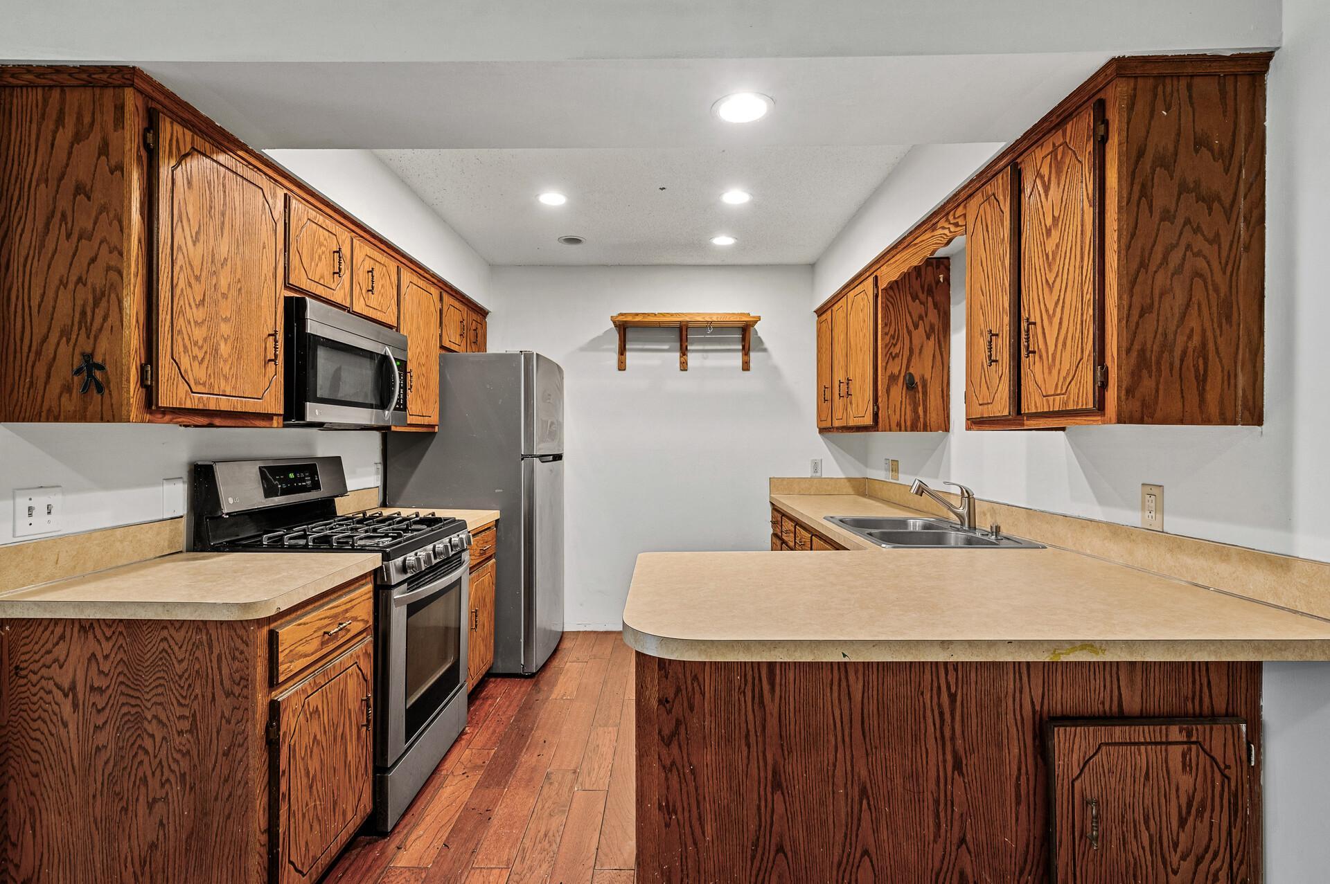 2643 Zarthan Avenue S