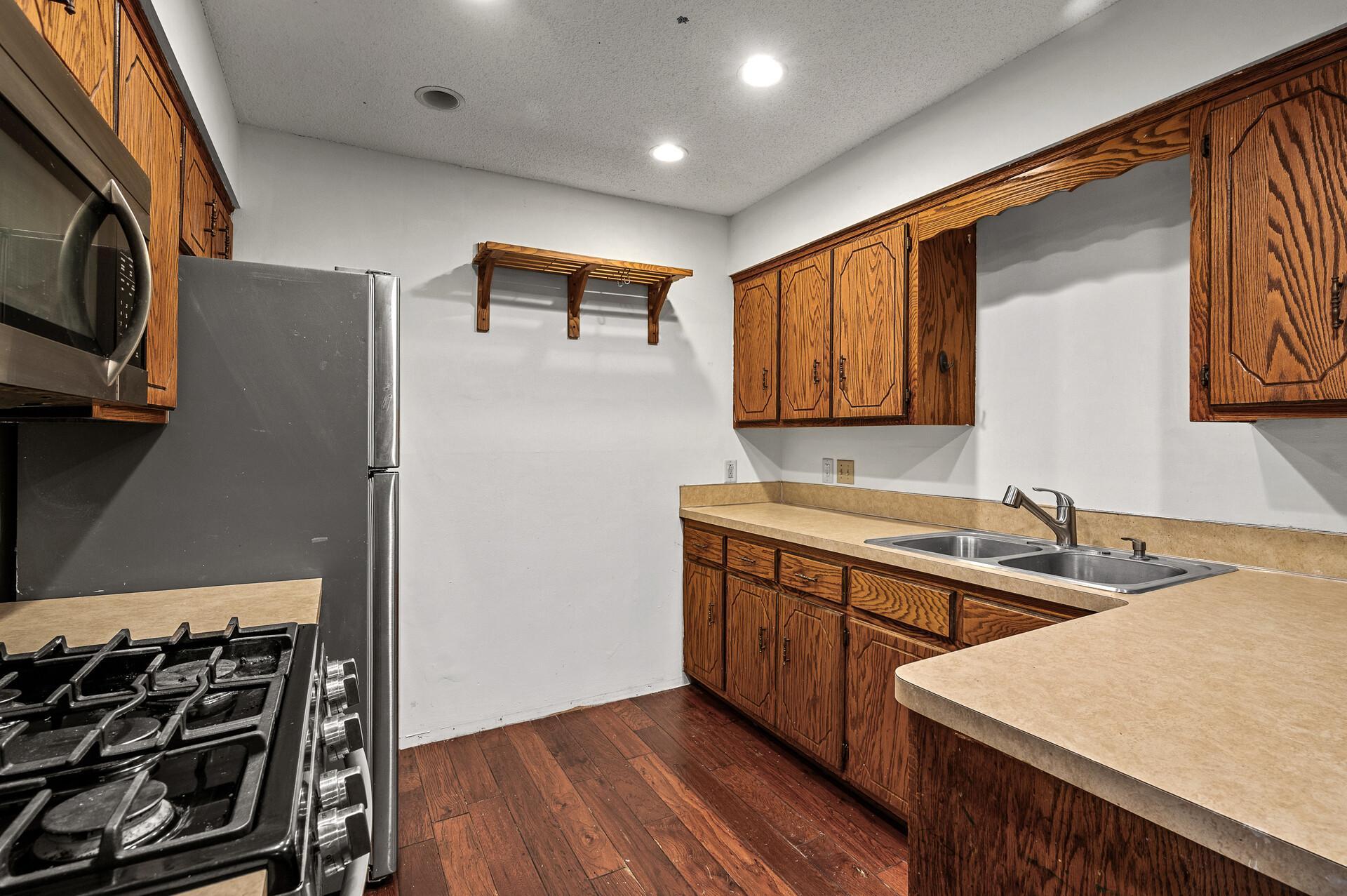 2643 Zarthan Avenue S