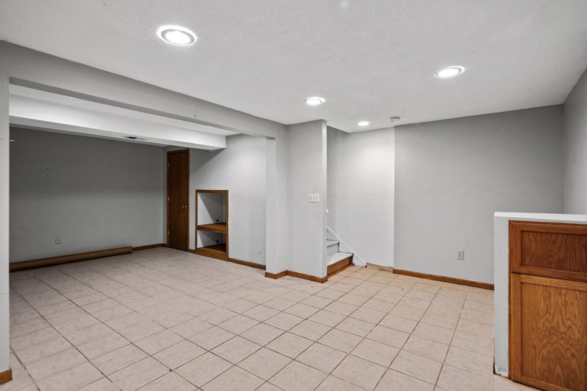 2643 Zarthan Avenue S