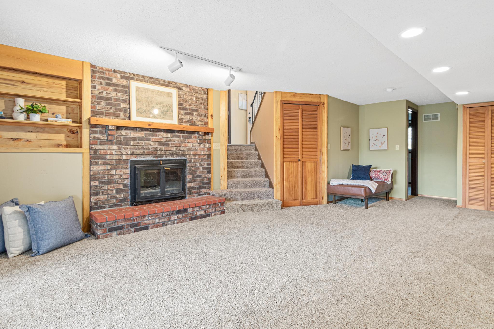 2950 Western Avenue N