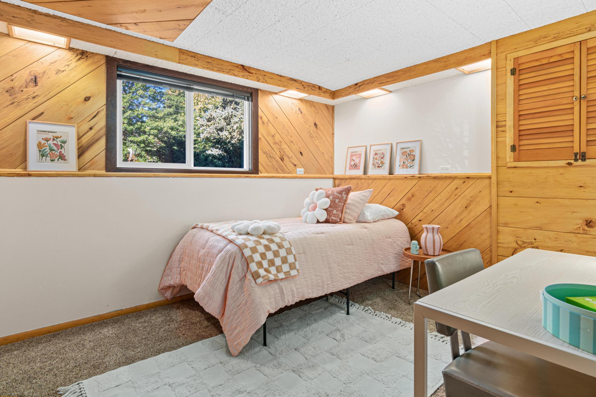 2950 Western Avenue N