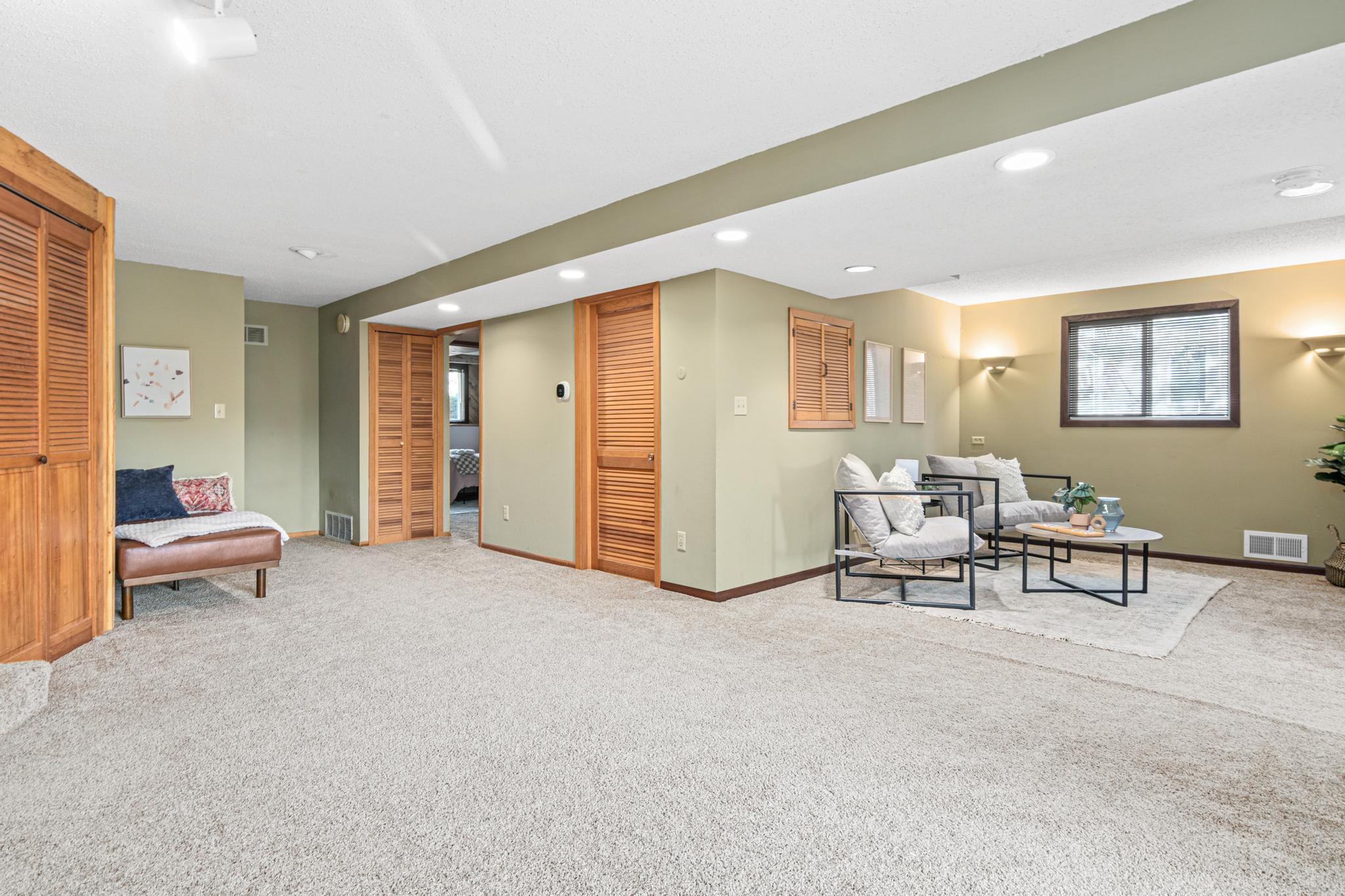 2950 Western Avenue N