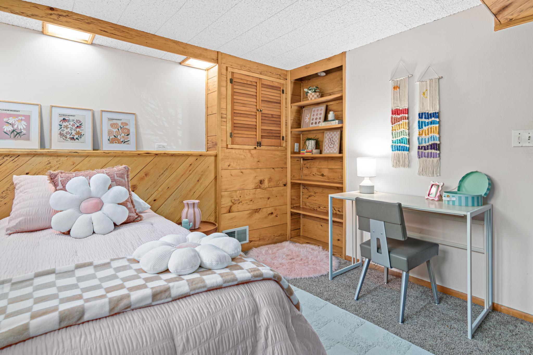 2950 Western Avenue N