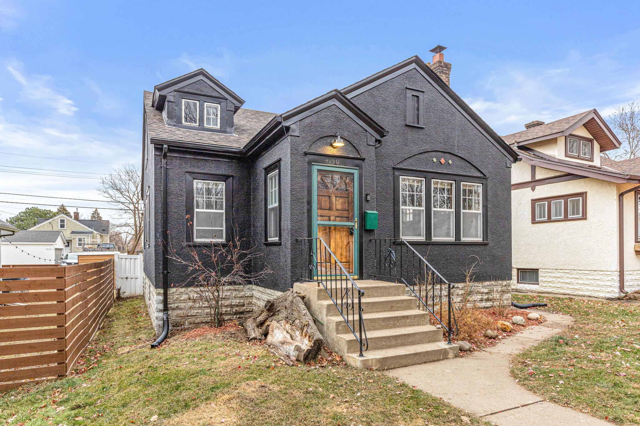 4150 Queen Avenue N