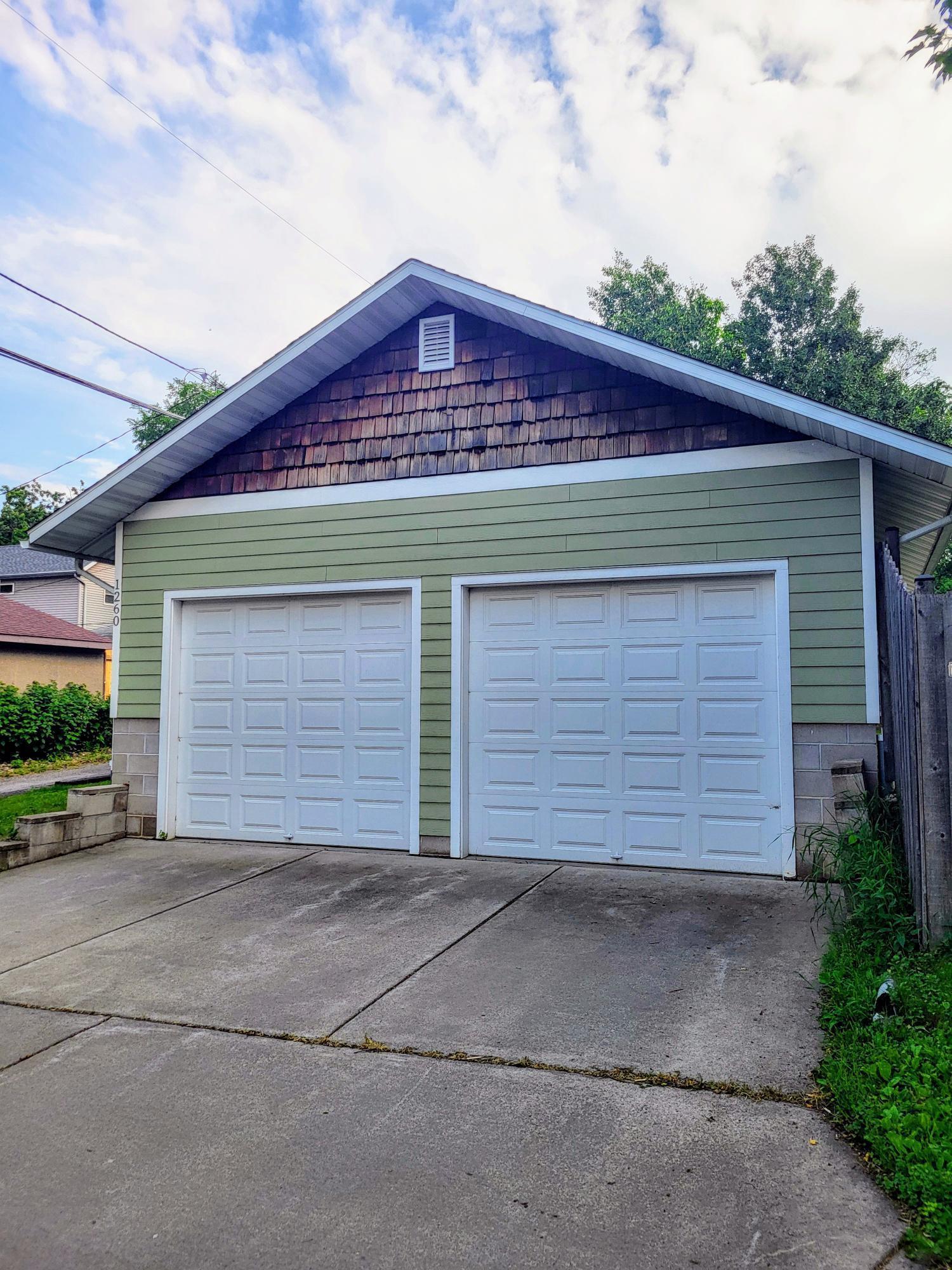 1260 Saint Albans Street N