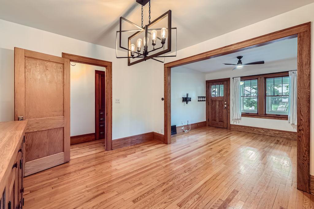 1260 Saint Albans Street N