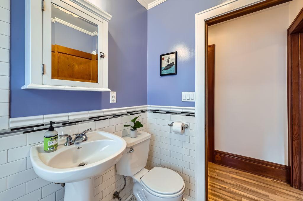 1260 Saint Albans Street N