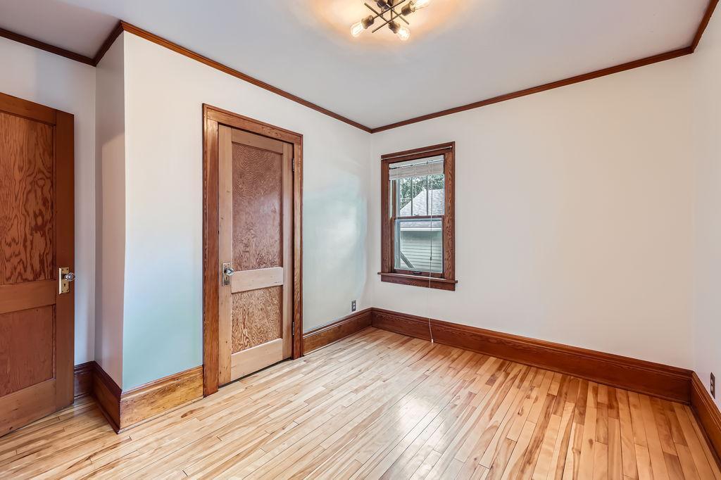 1260 Saint Albans Street N