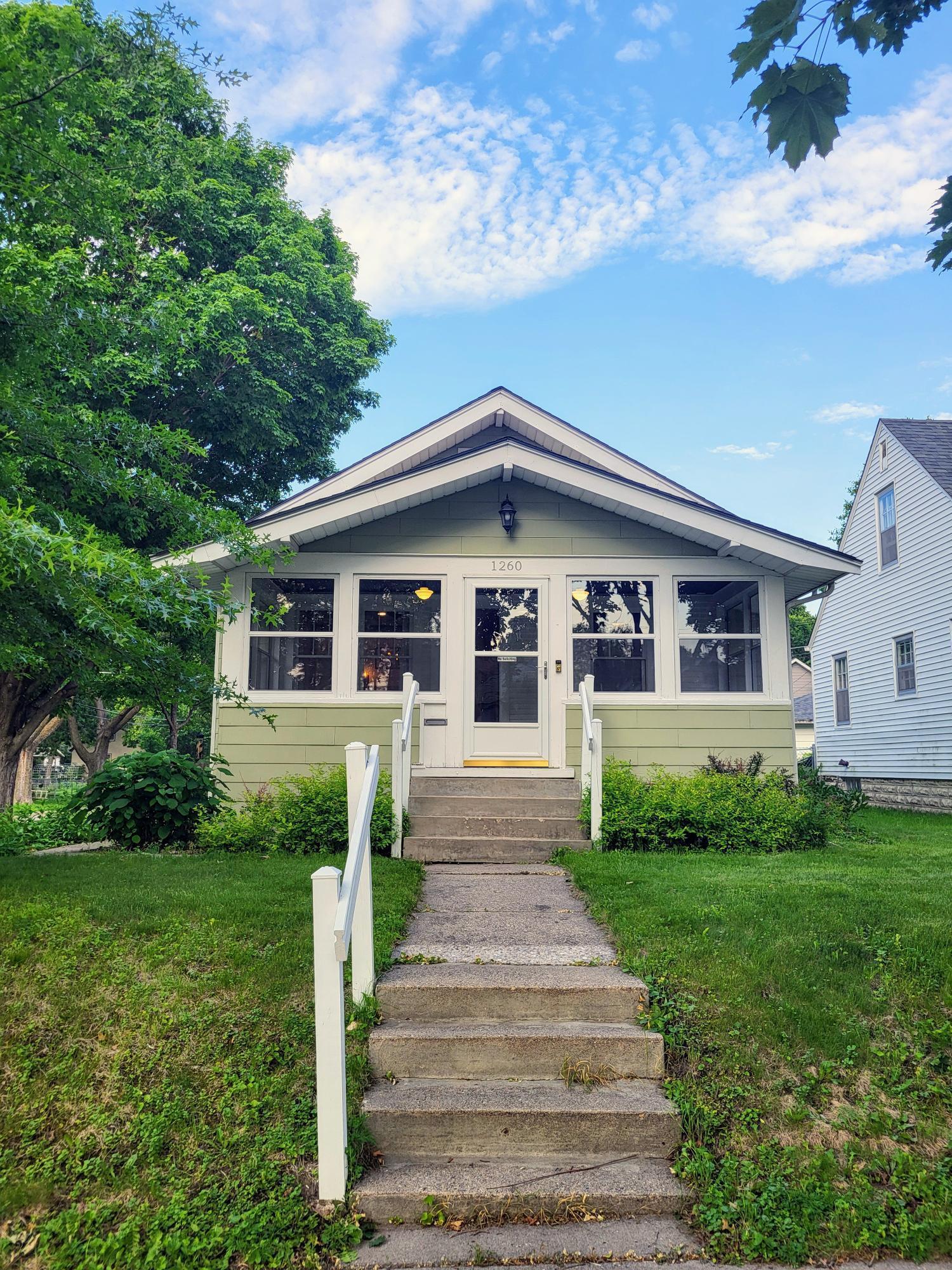1260 Saint Albans Street N