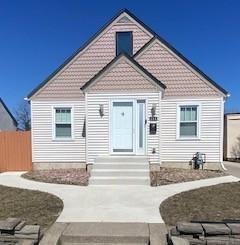 245 Annapolis Street E