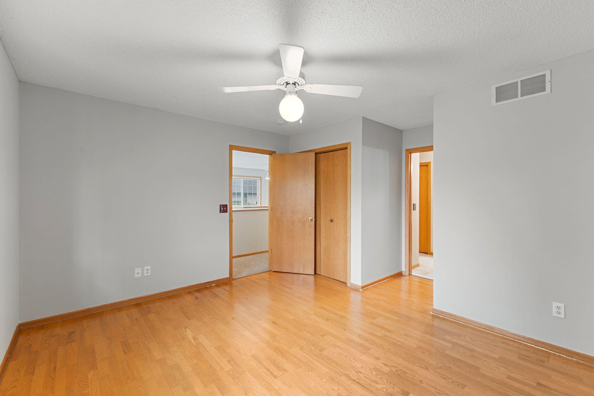 1077 Lovell Lane S
