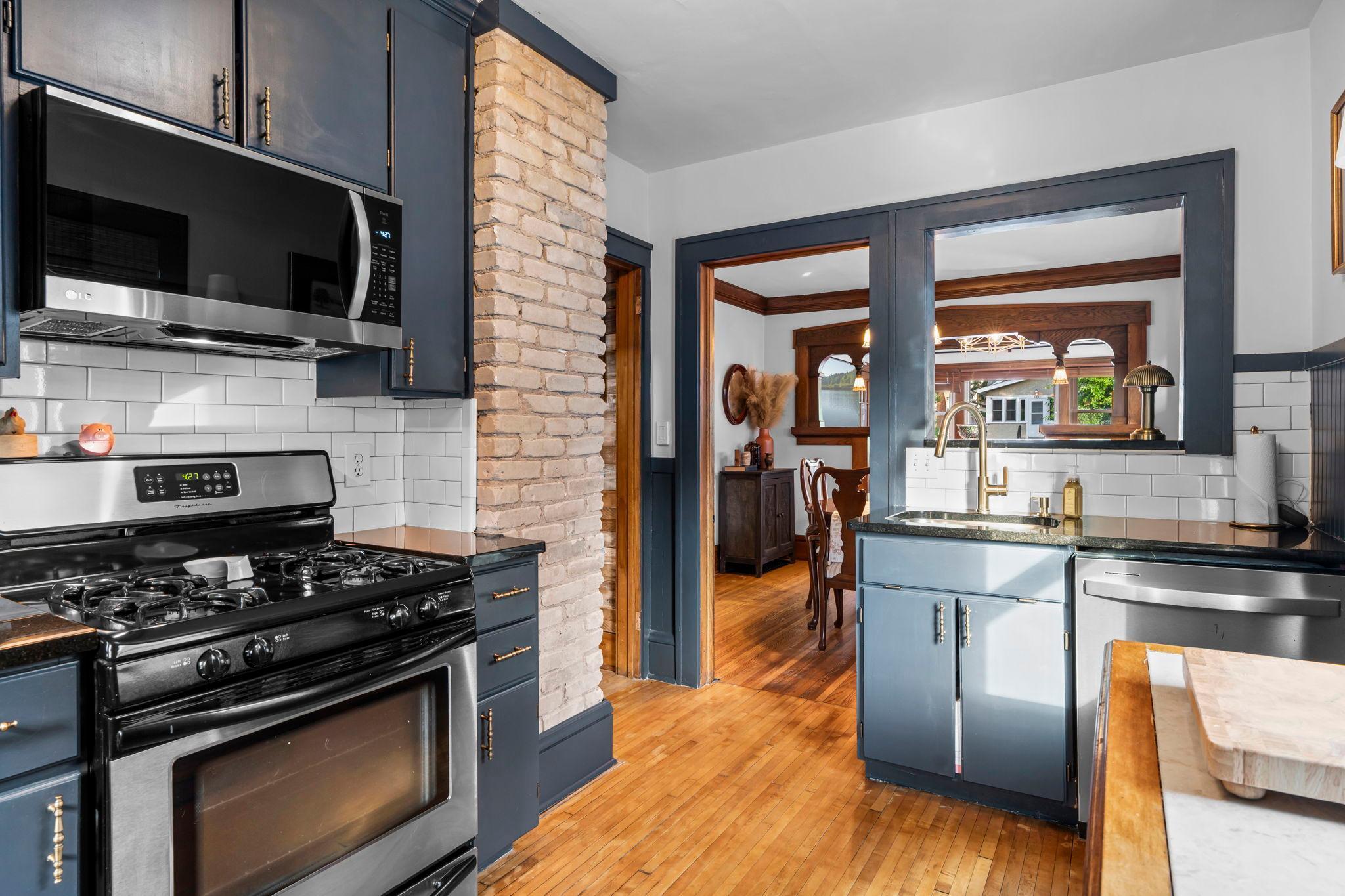 3836 Columbus Avenue