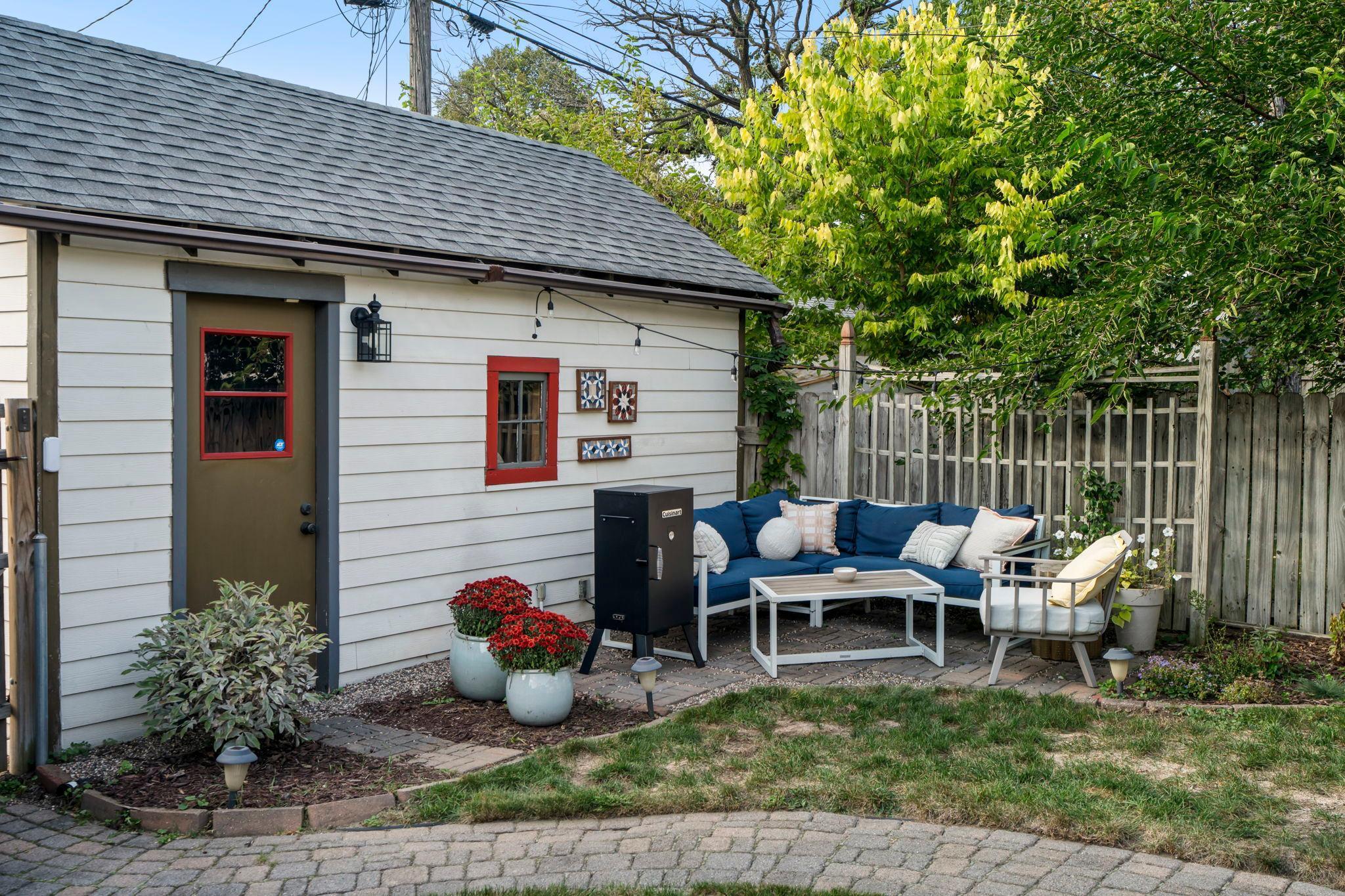 3836 Columbus Avenue