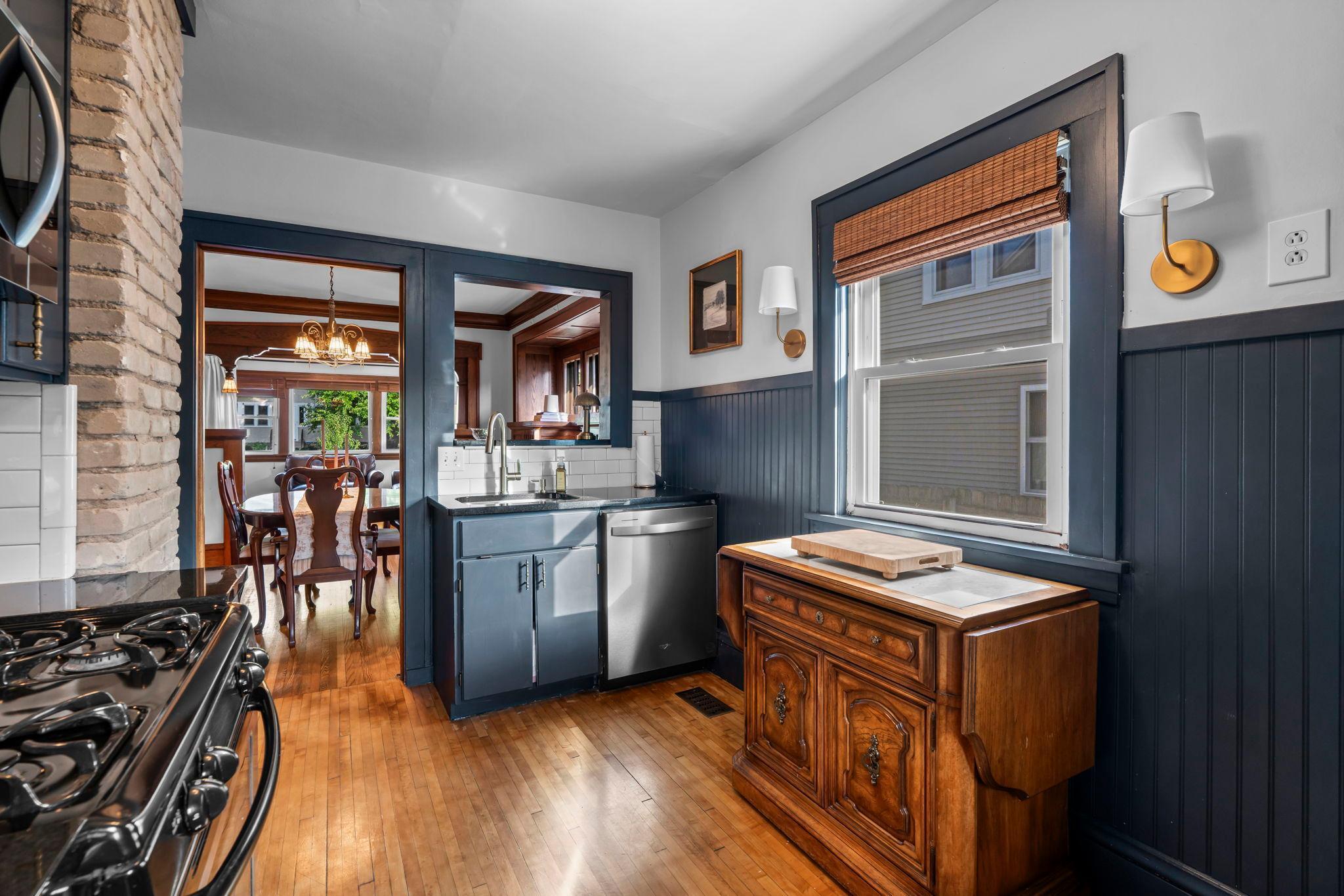 3836 Columbus Avenue