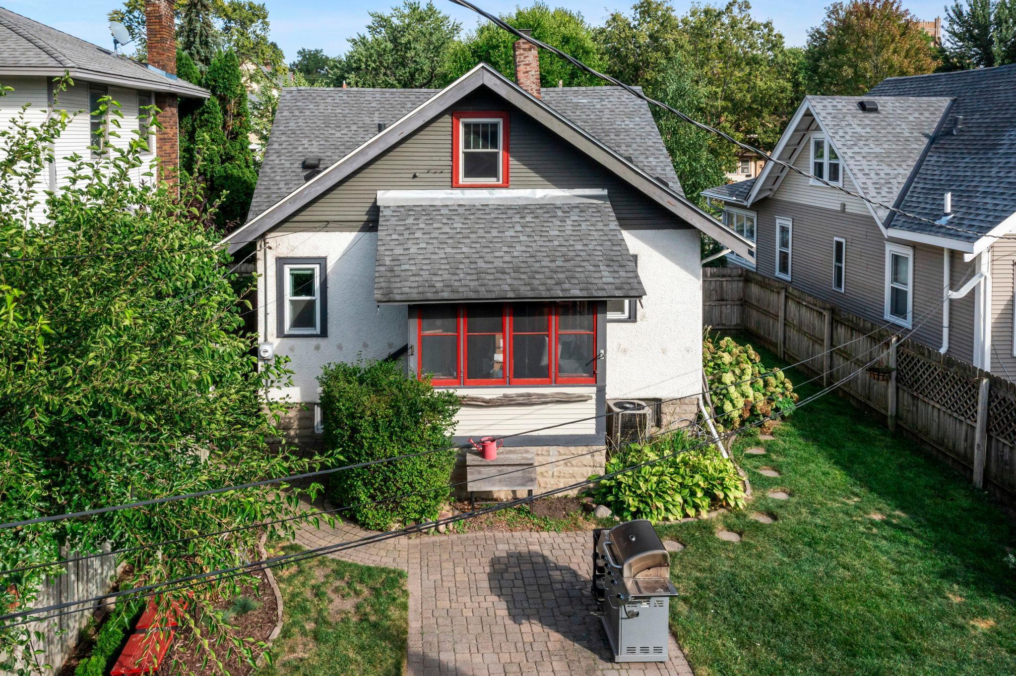 3836 Columbus Avenue