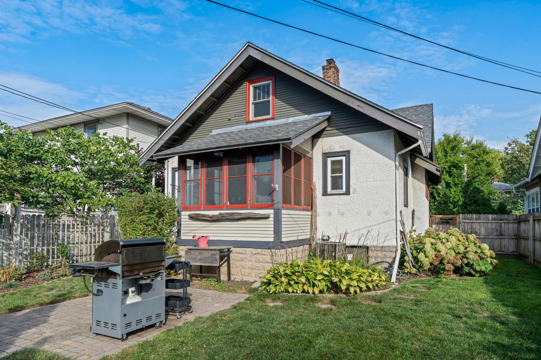 3836 Columbus Avenue