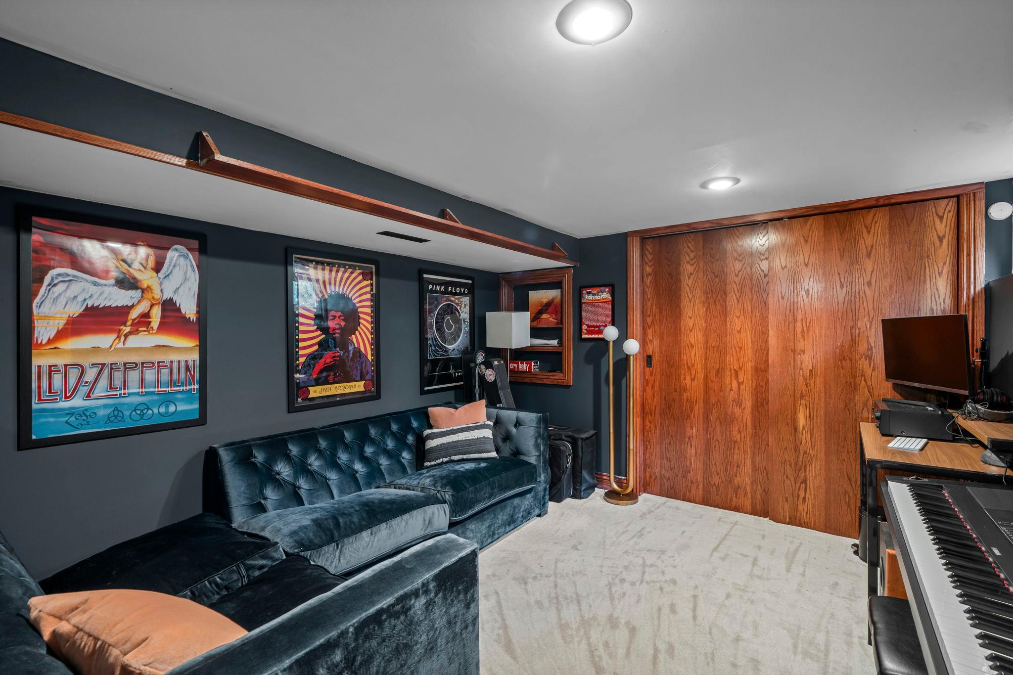 3836 Columbus Avenue