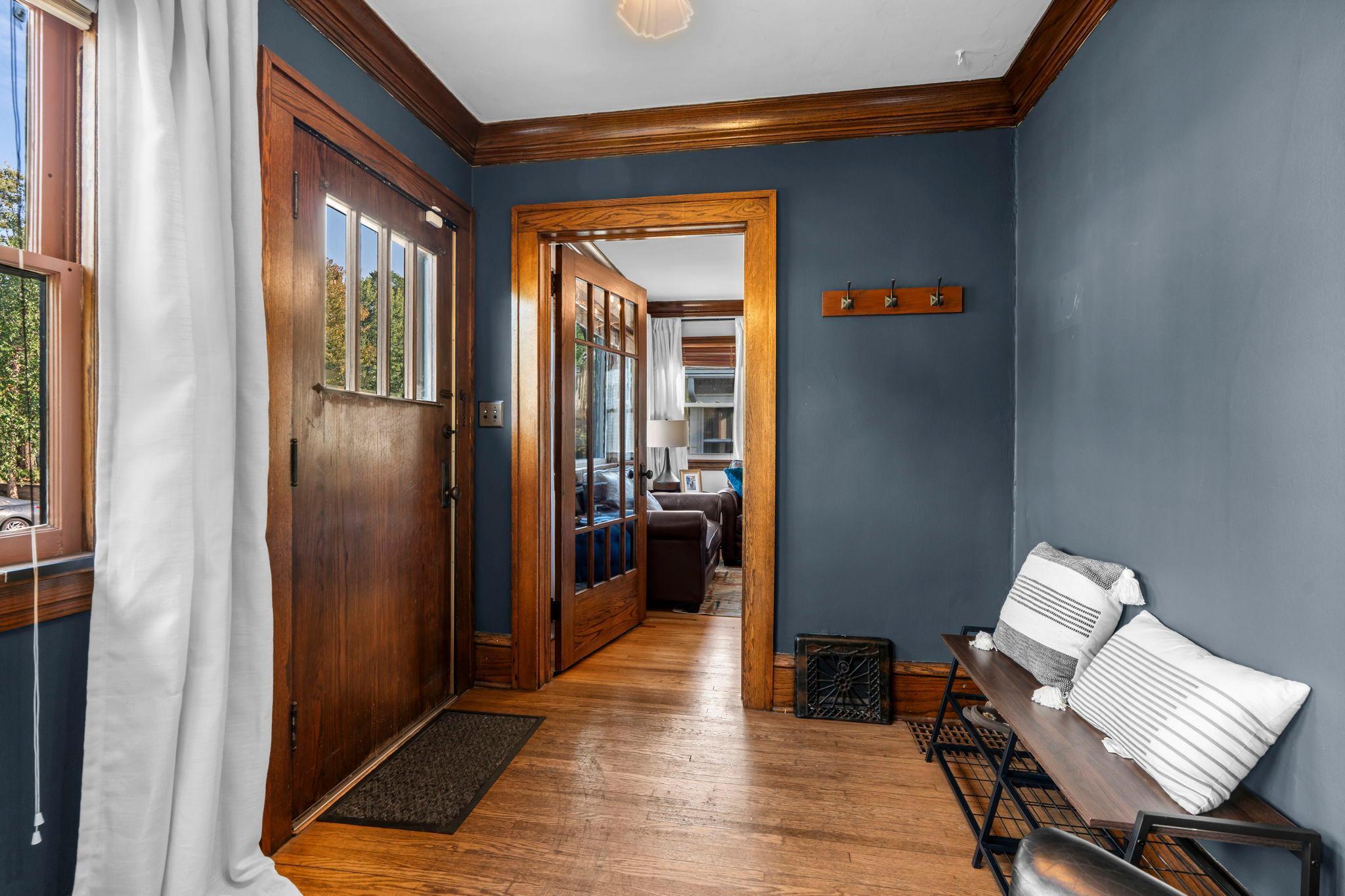 3836 Columbus Avenue