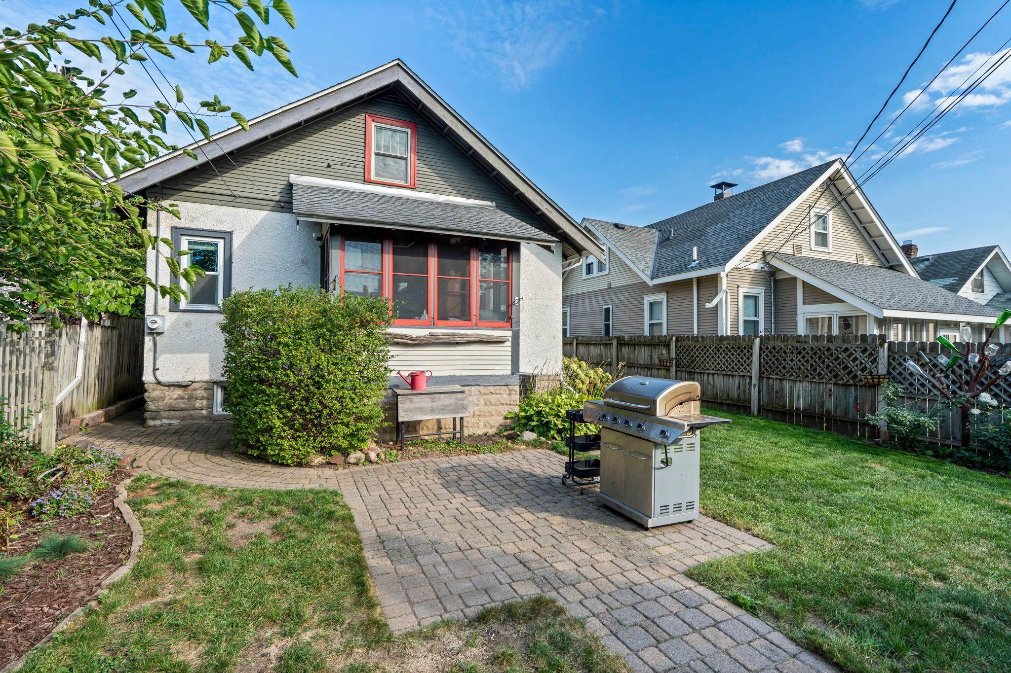 3836 Columbus Avenue