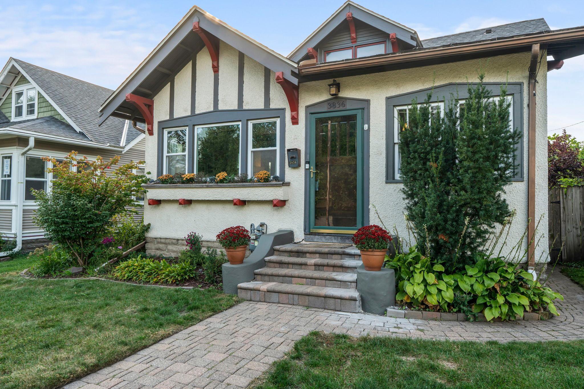 3836 Columbus Avenue