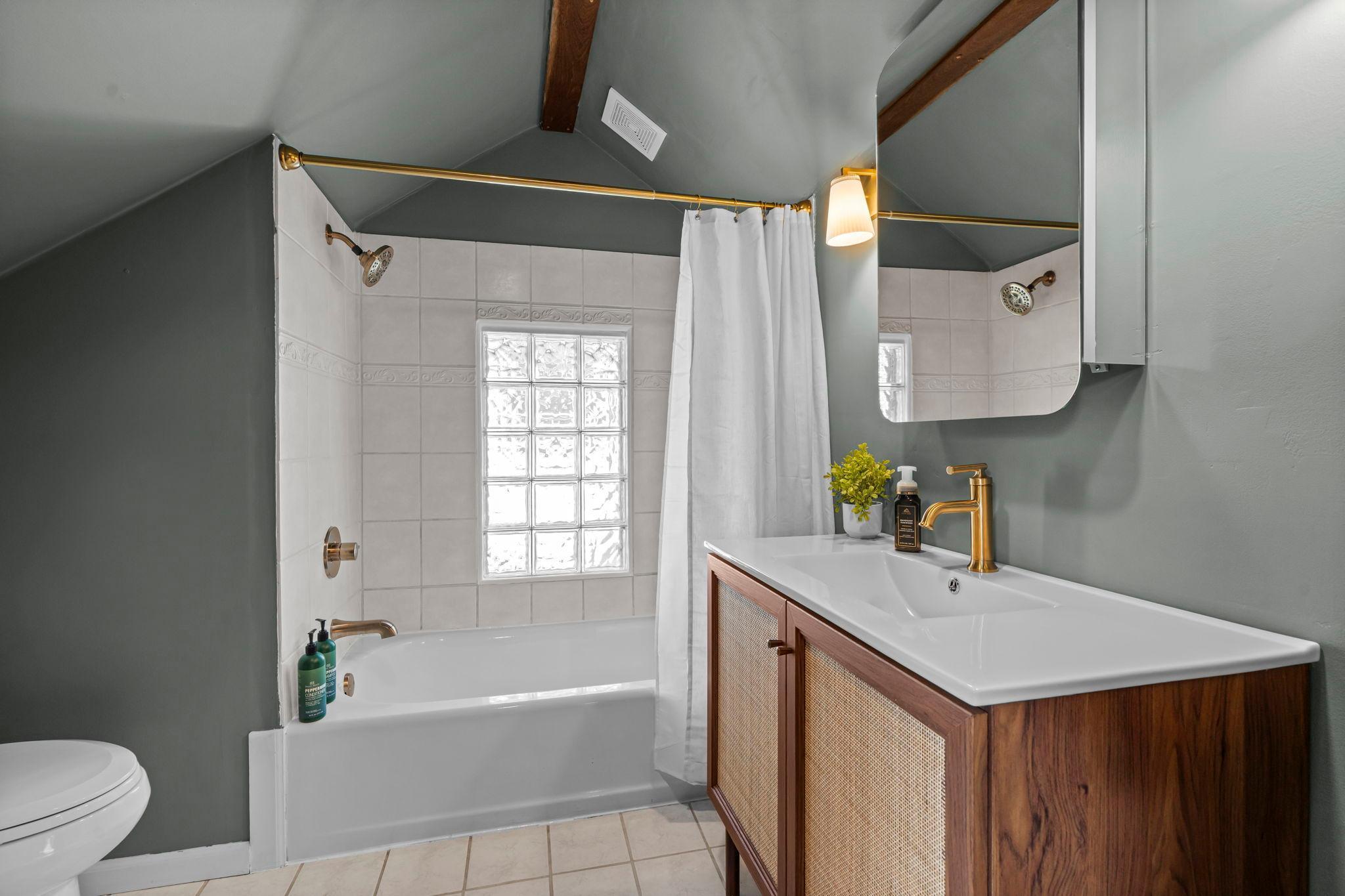 3836 Columbus Avenue