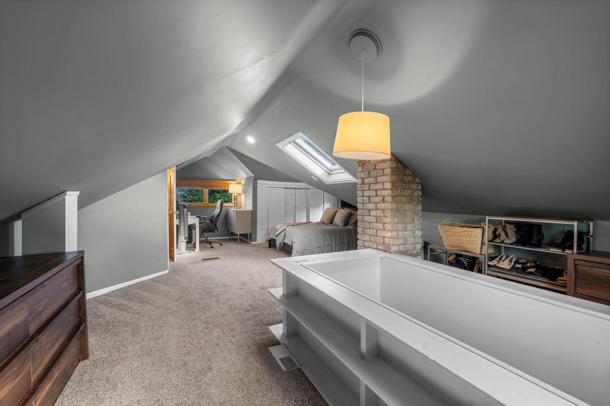 3836 Columbus Avenue