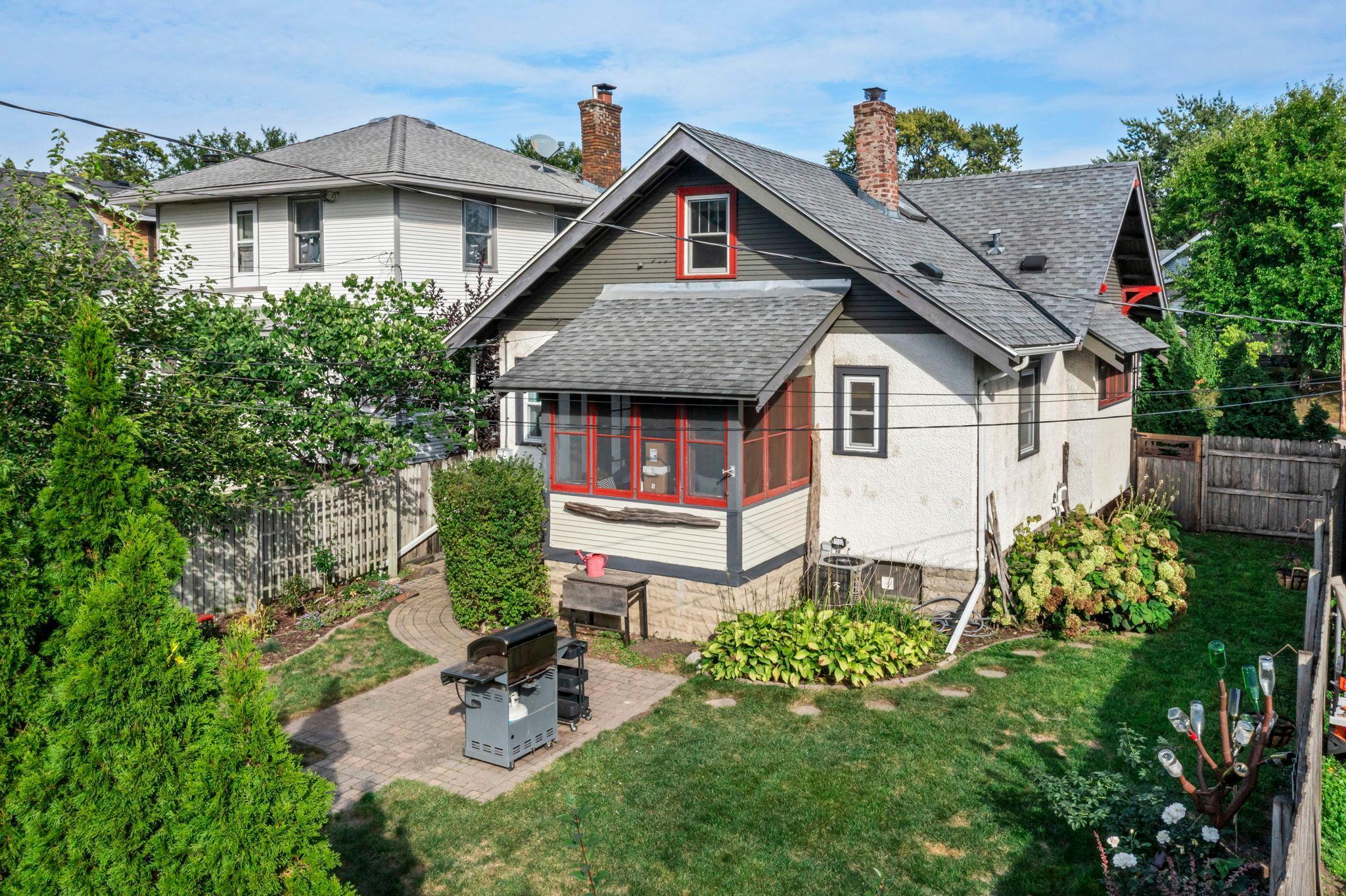 3836 Columbus Avenue