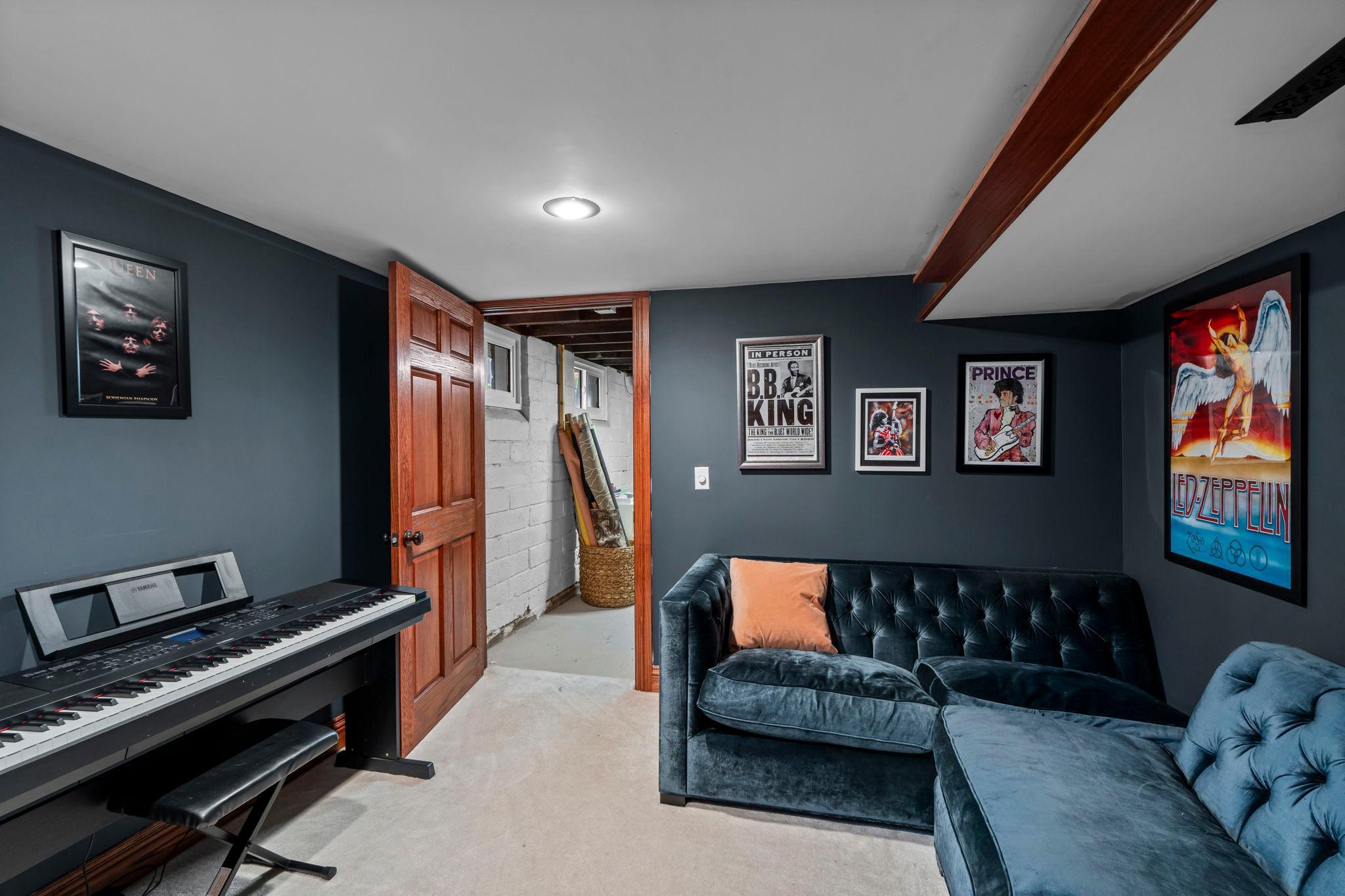 3836 Columbus Avenue