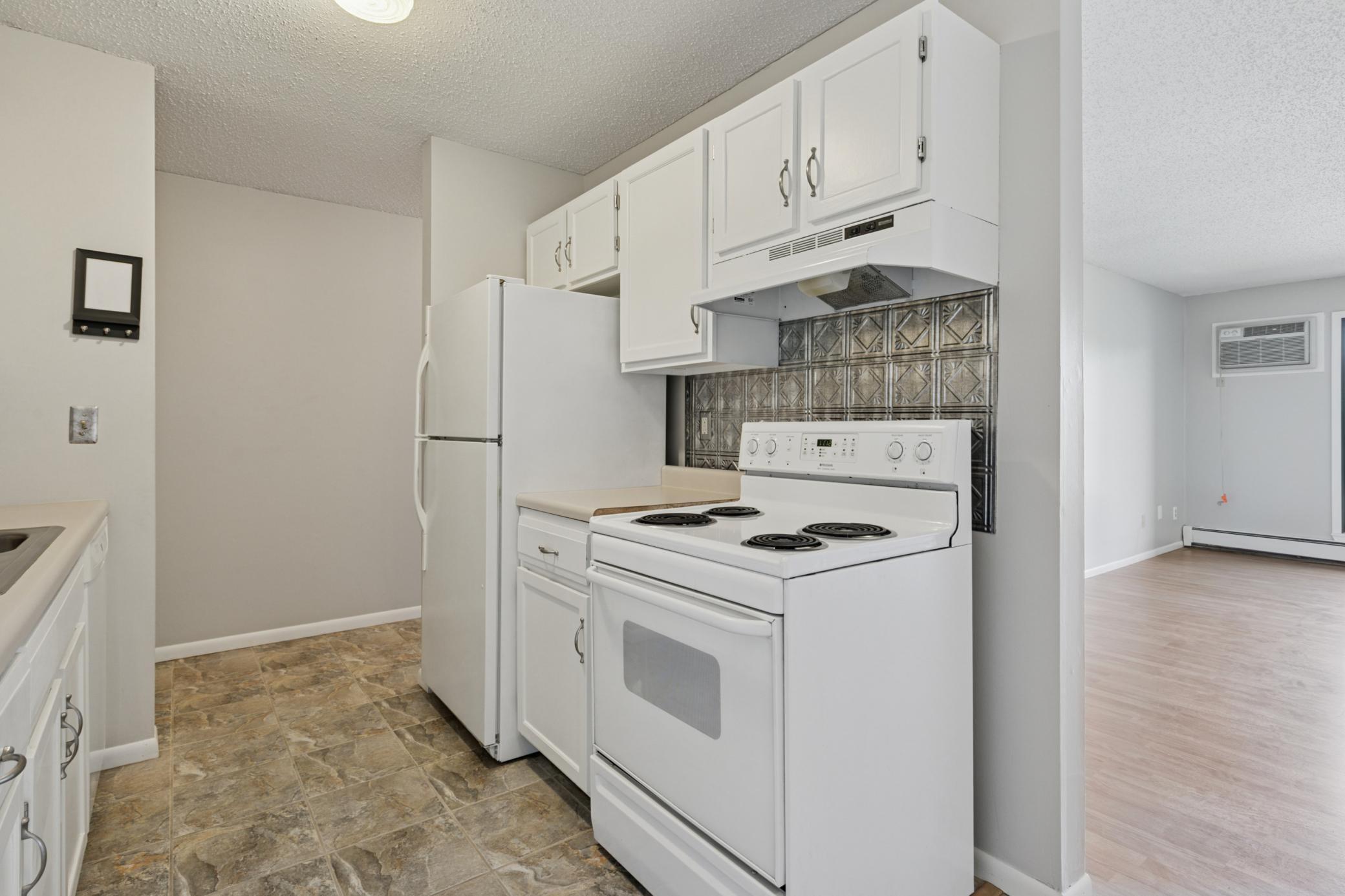 401 E Burnsville Parkway #106