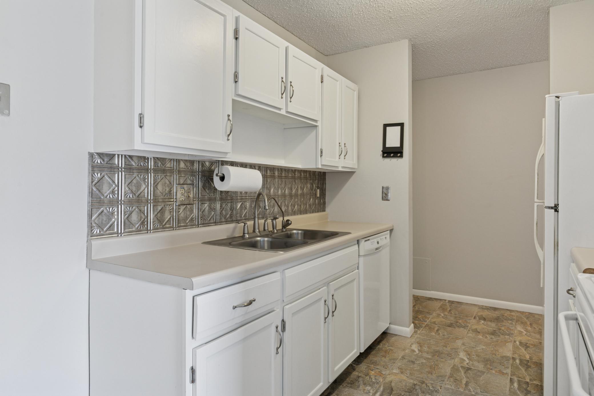 401 E Burnsville Parkway #106