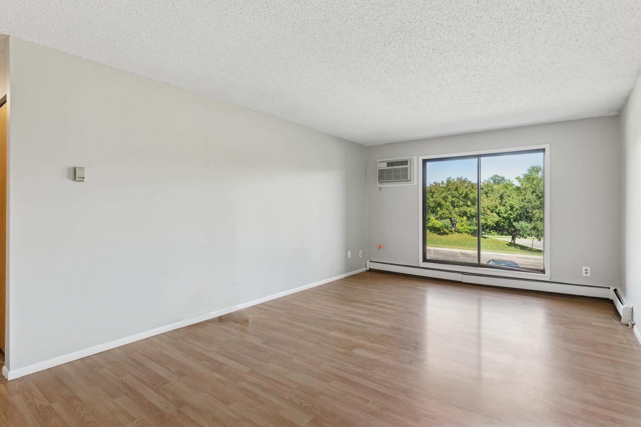 401 E Burnsville Parkway #106