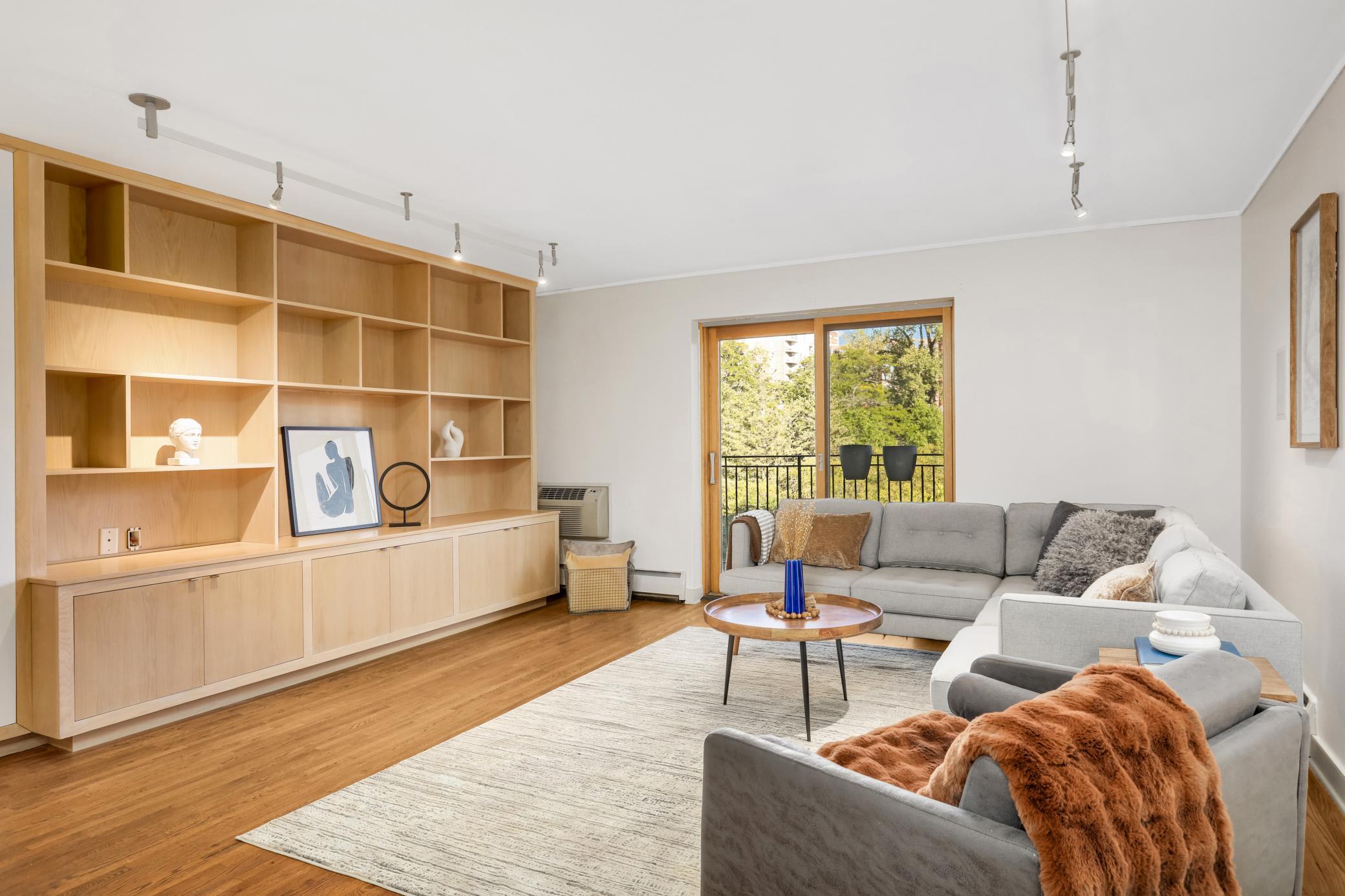 2928 Dean Parkway #3B