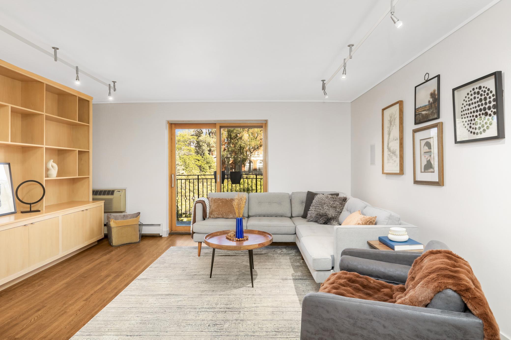 2928 Dean Parkway #3B