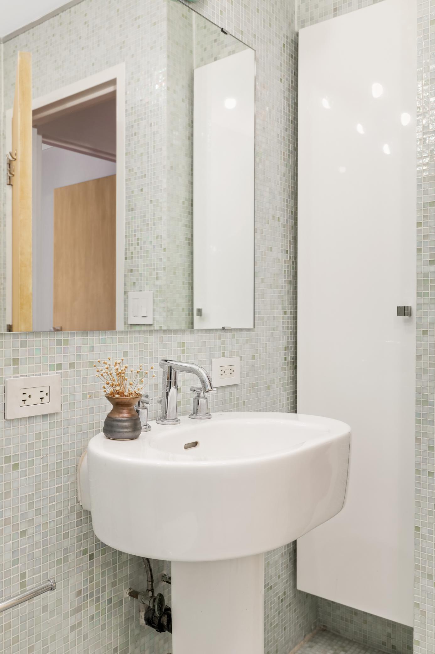 2928 Dean Parkway #3B