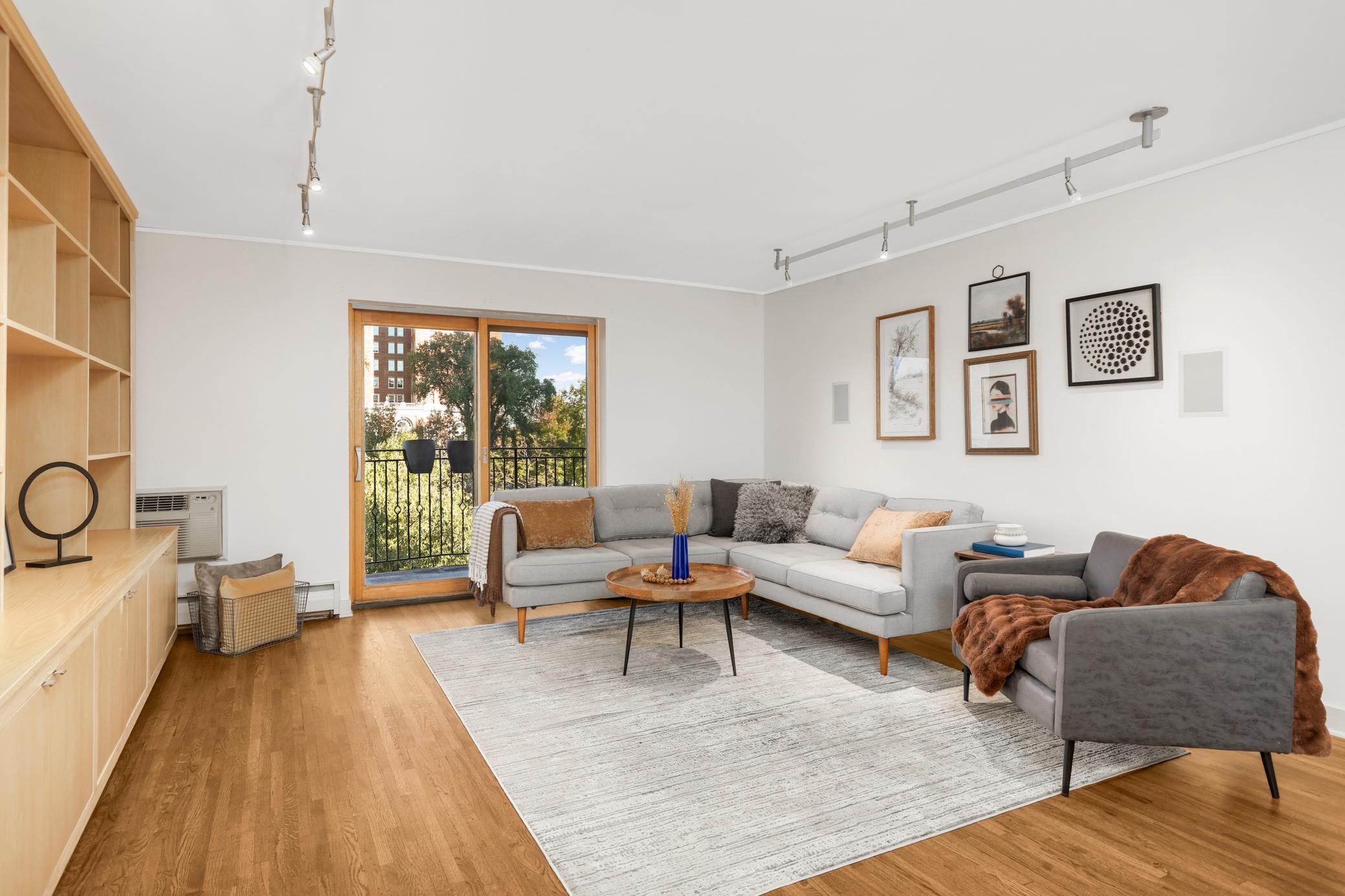 2928 Dean Parkway #3B