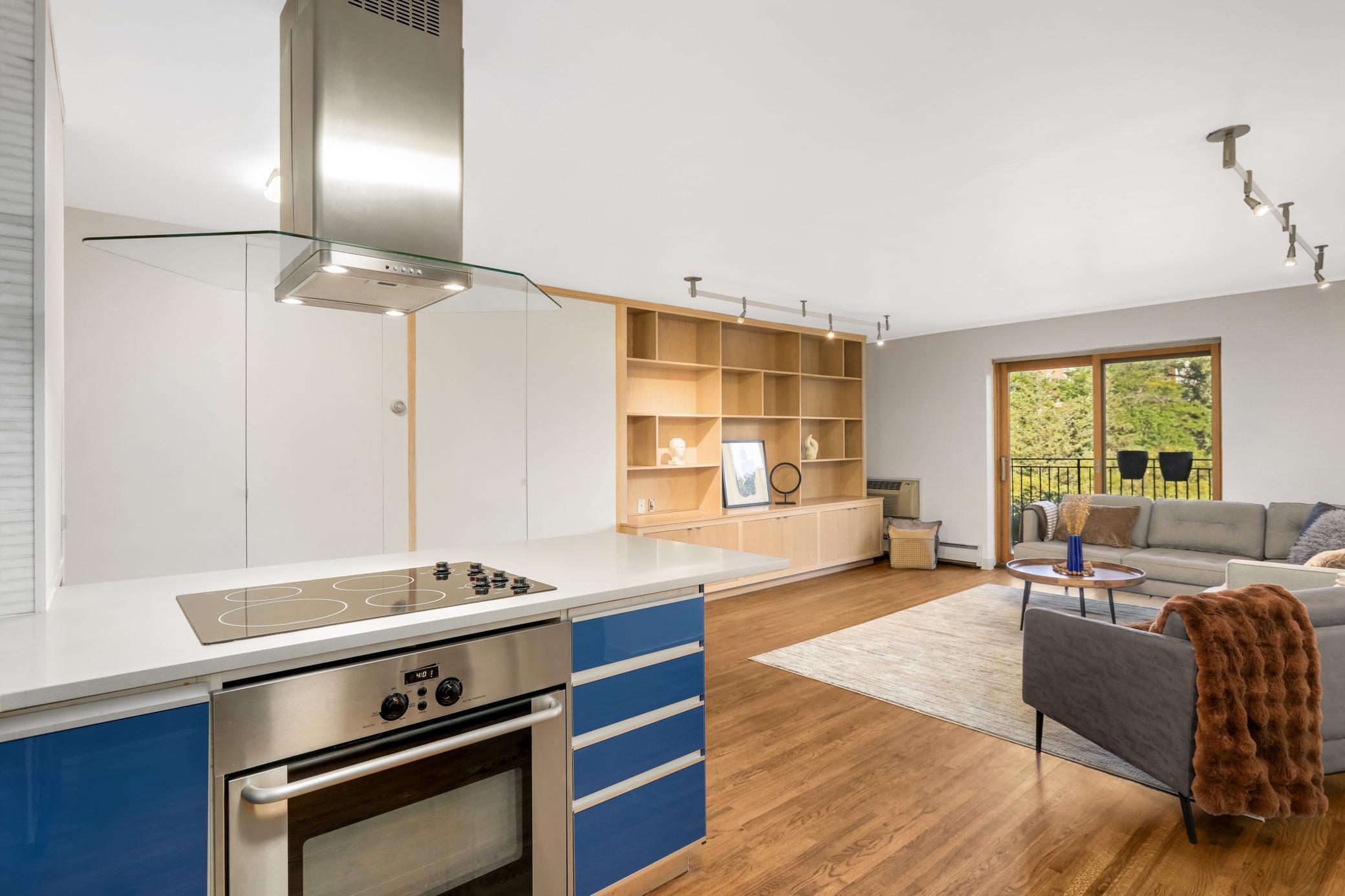 2928 Dean Parkway #3B