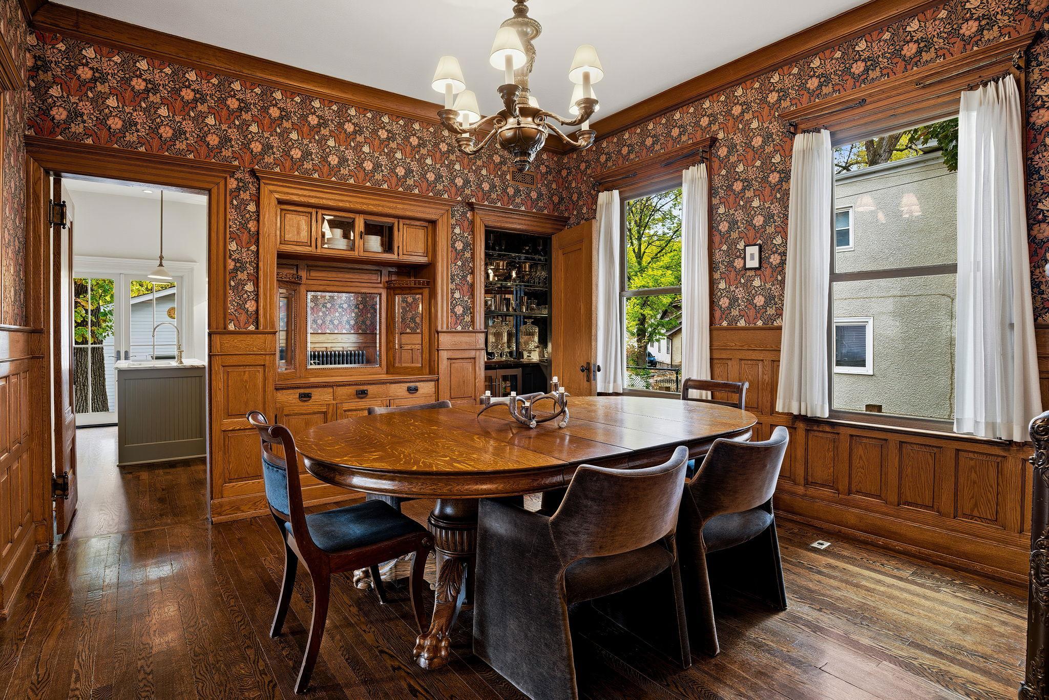 212 Cedar Lake Road S