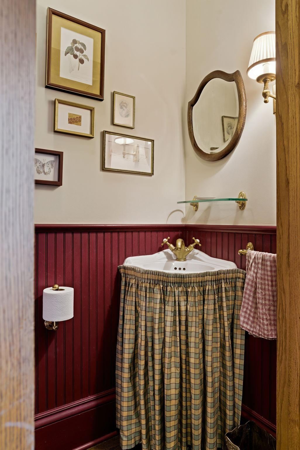 212 Cedar Lake Road S