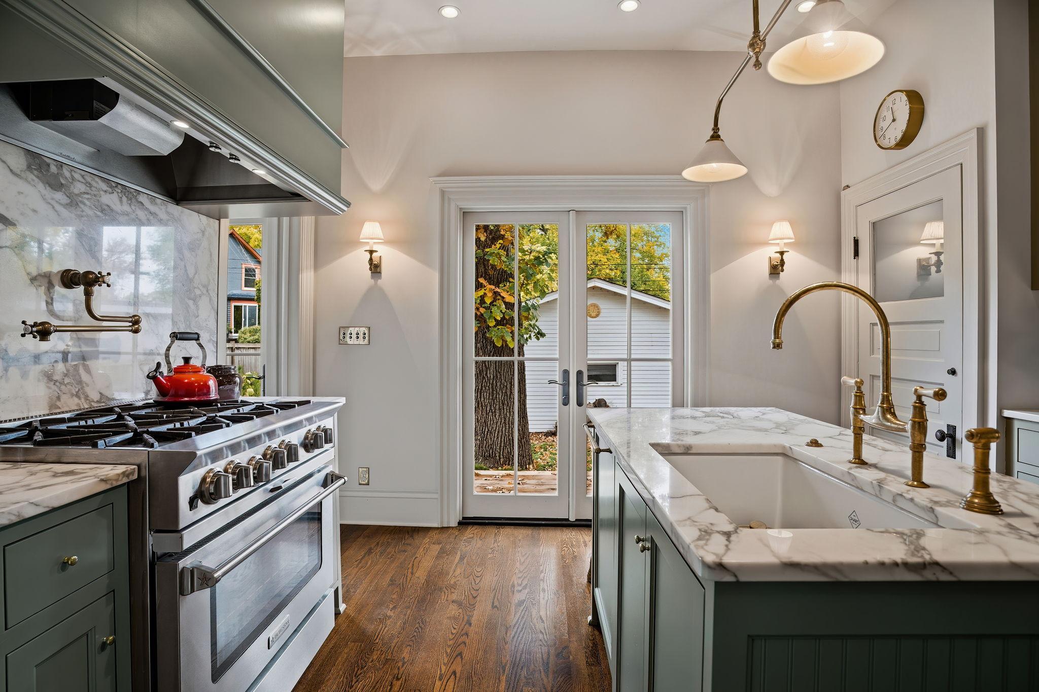 212 Cedar Lake Road S