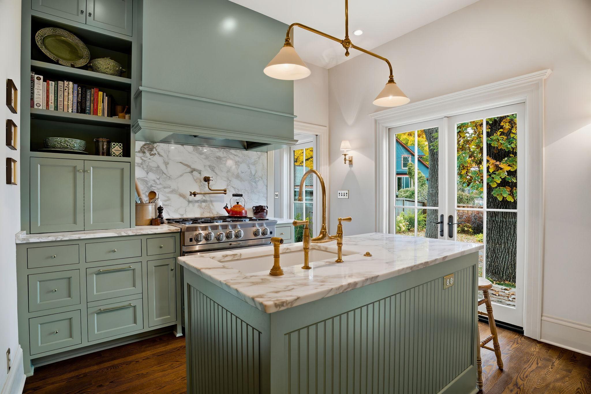 212 Cedar Lake Road S