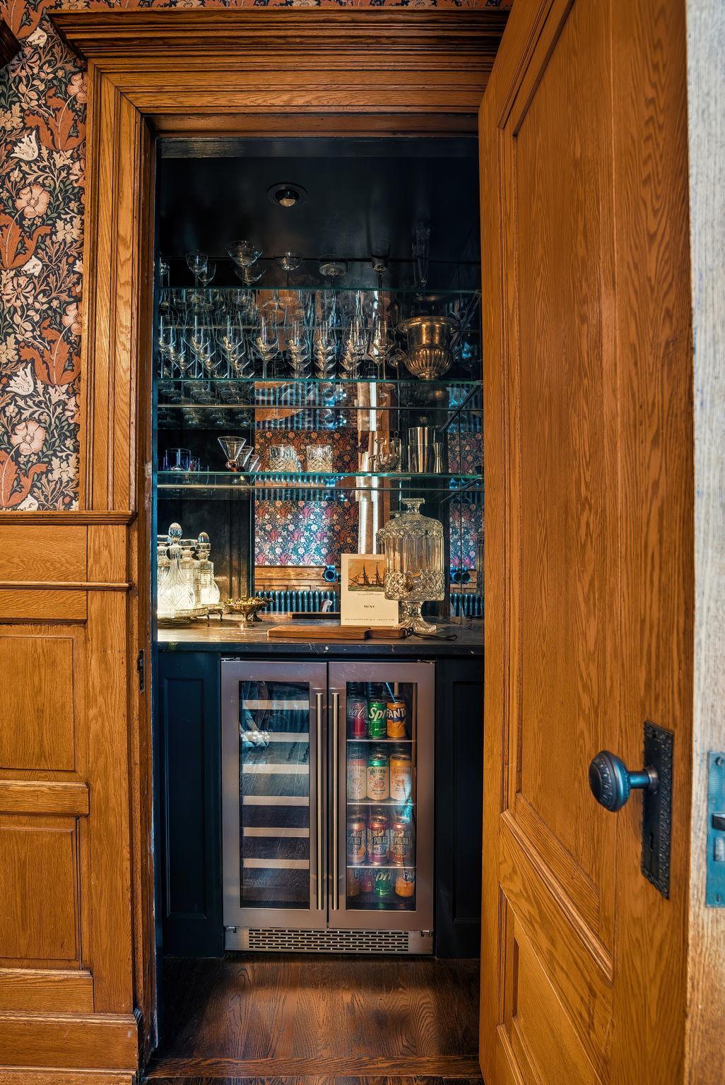 212 Cedar Lake Road S