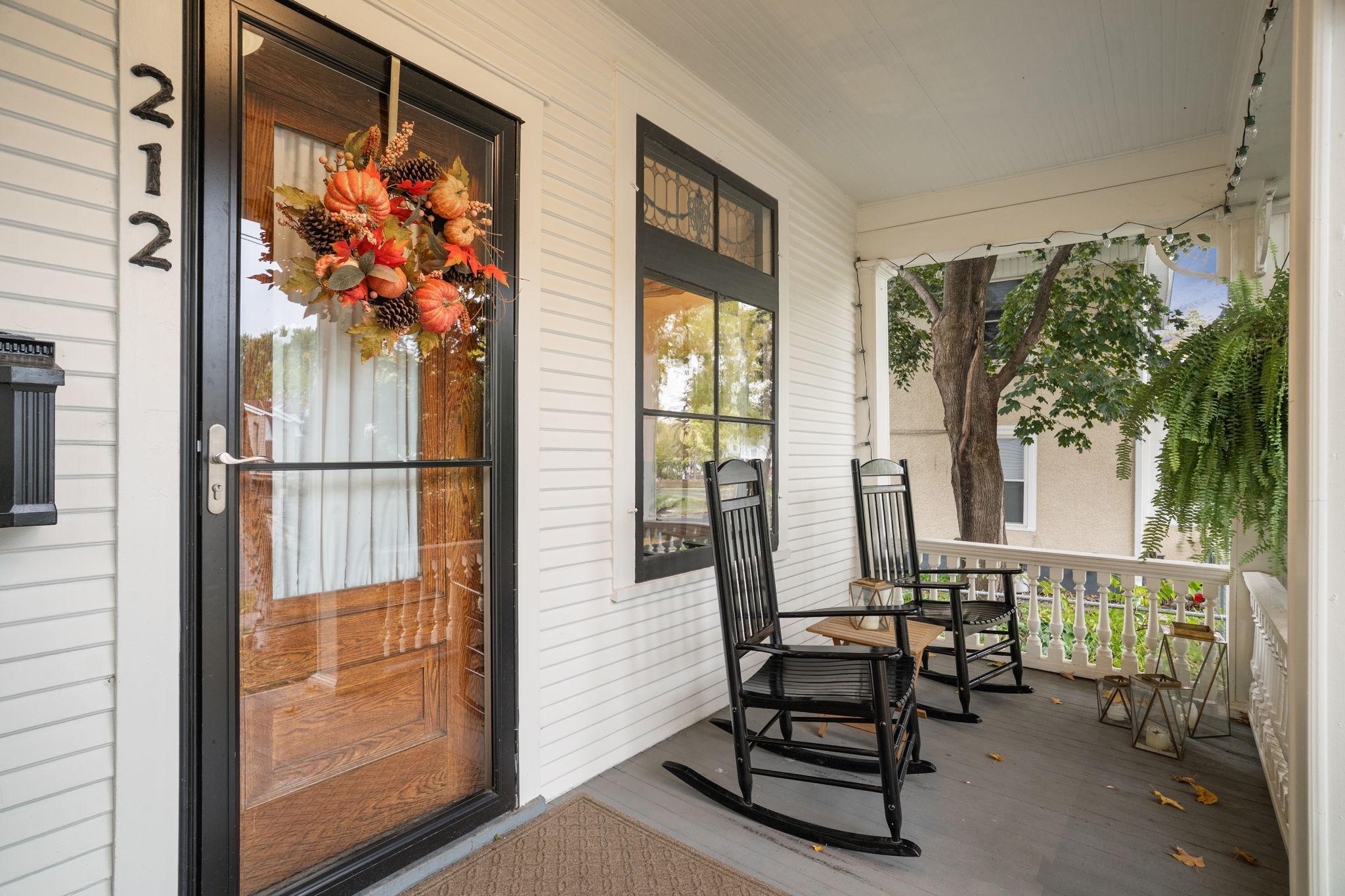 212 Cedar Lake Road S