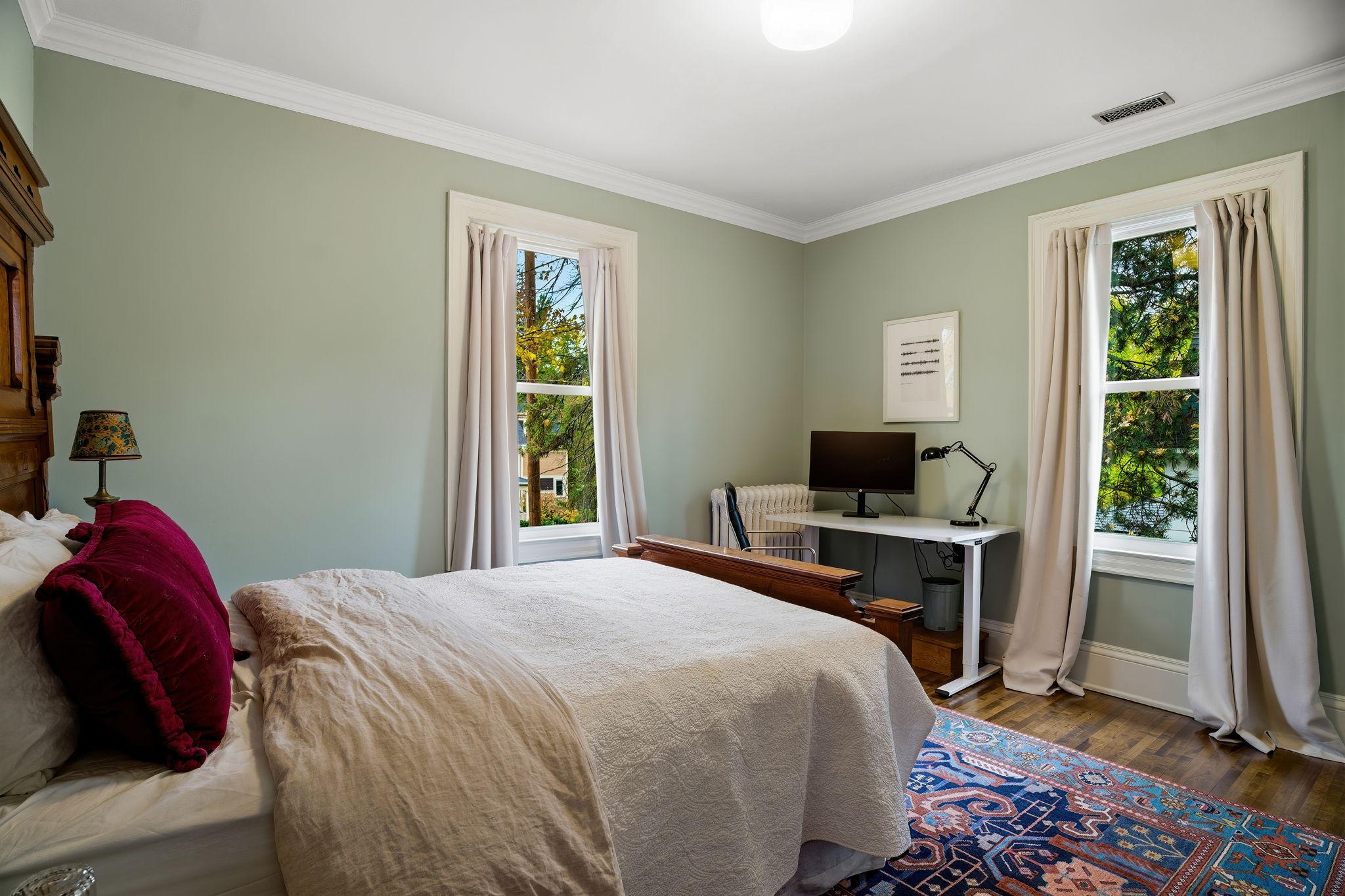 212 Cedar Lake Road S