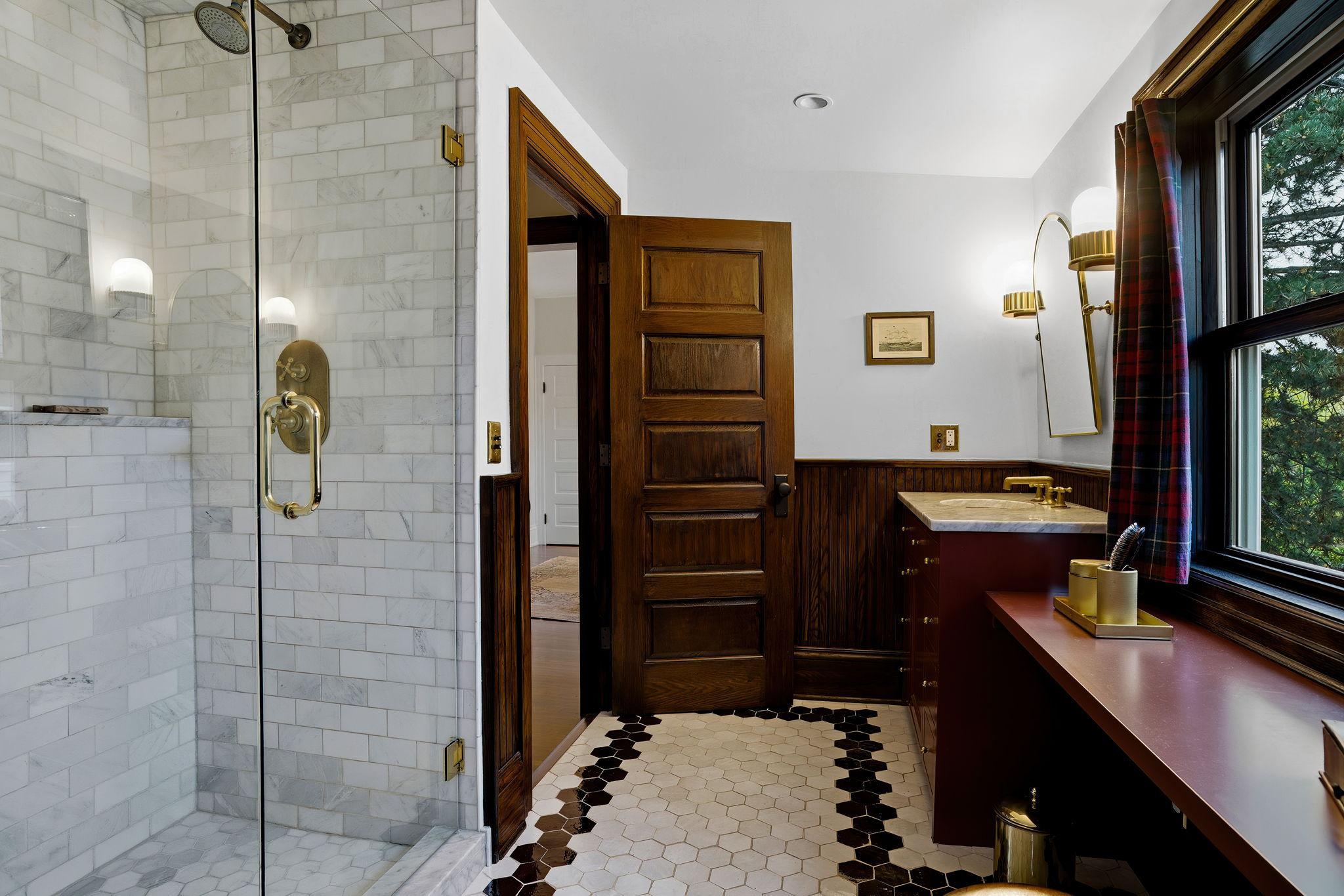 212 Cedar Lake Road S