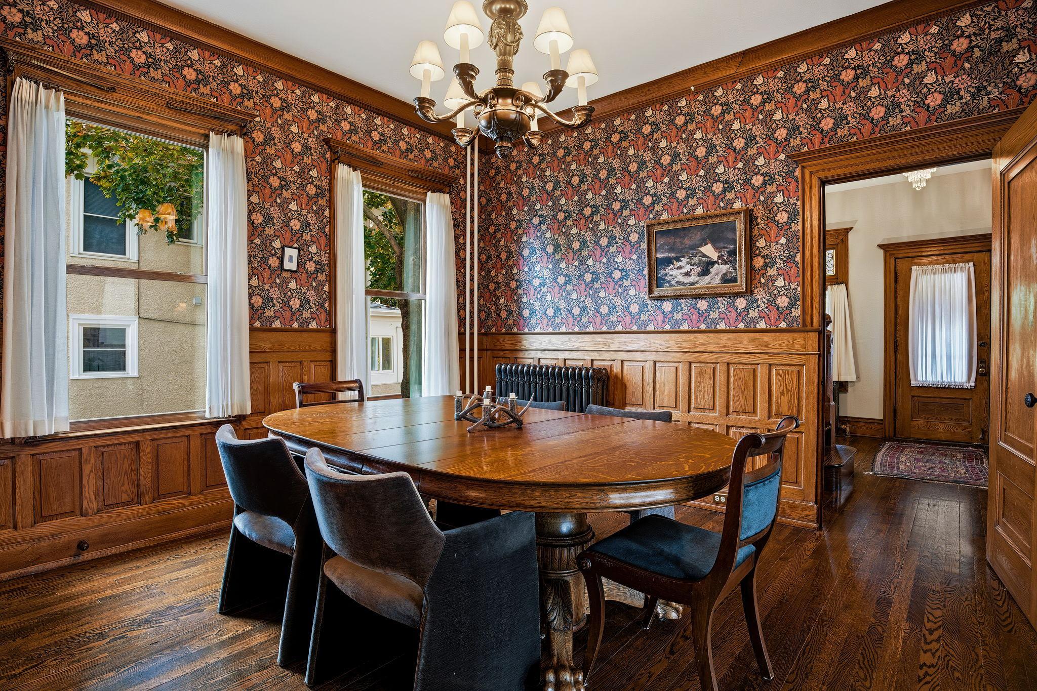 212 Cedar Lake Road S