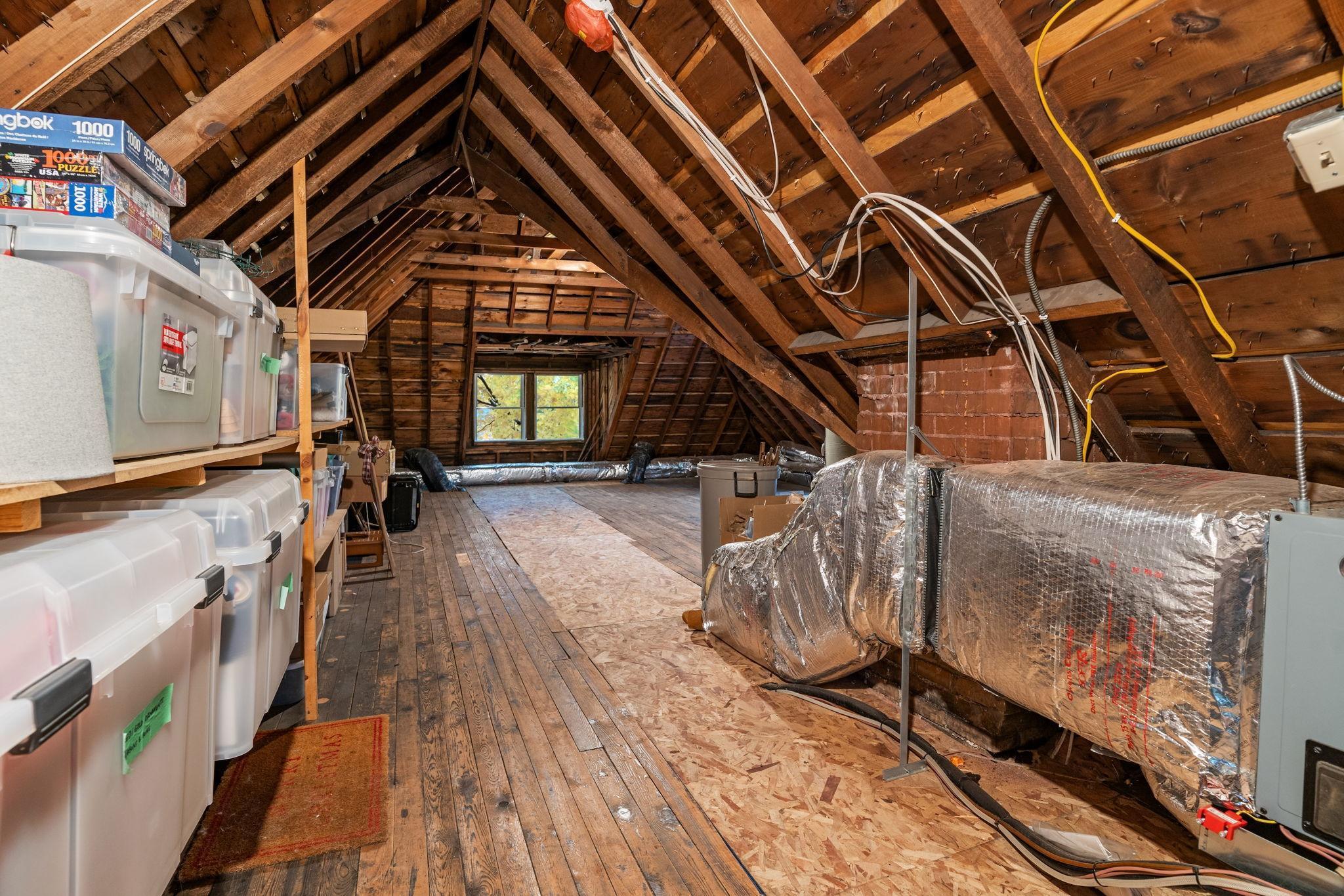 212 Cedar Lake Road S