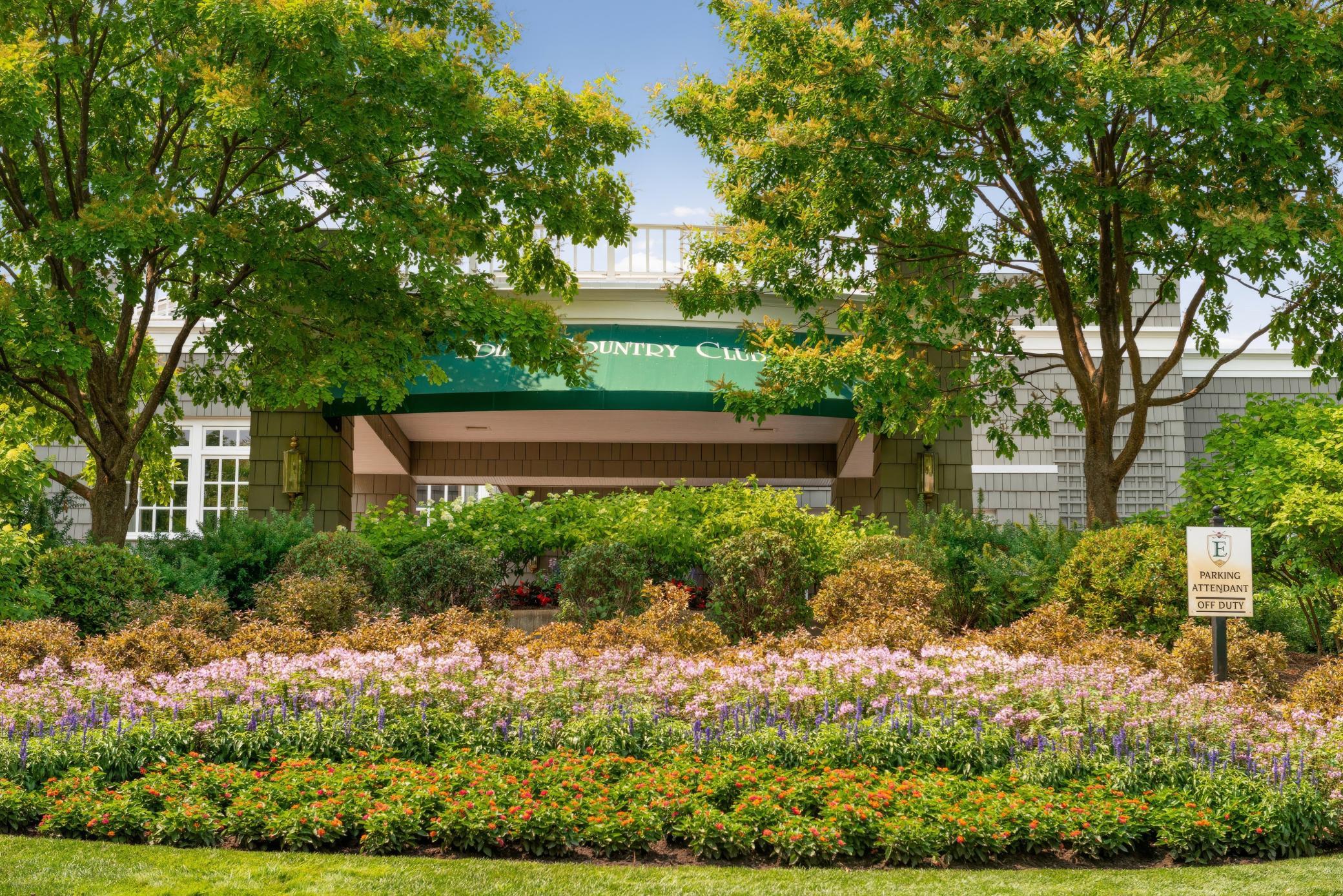 4901 Hawthorne Court #202