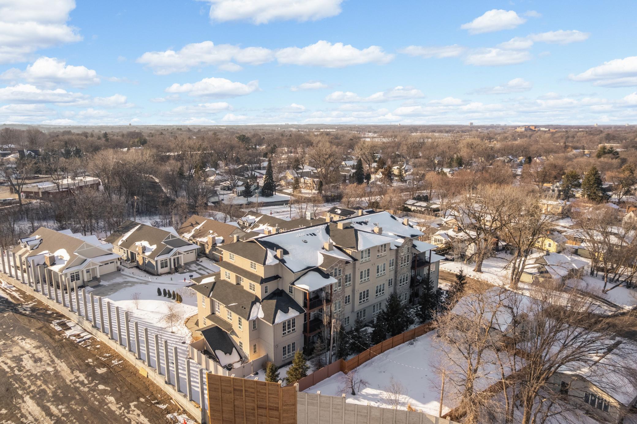 4901 Hawthorne Court #202