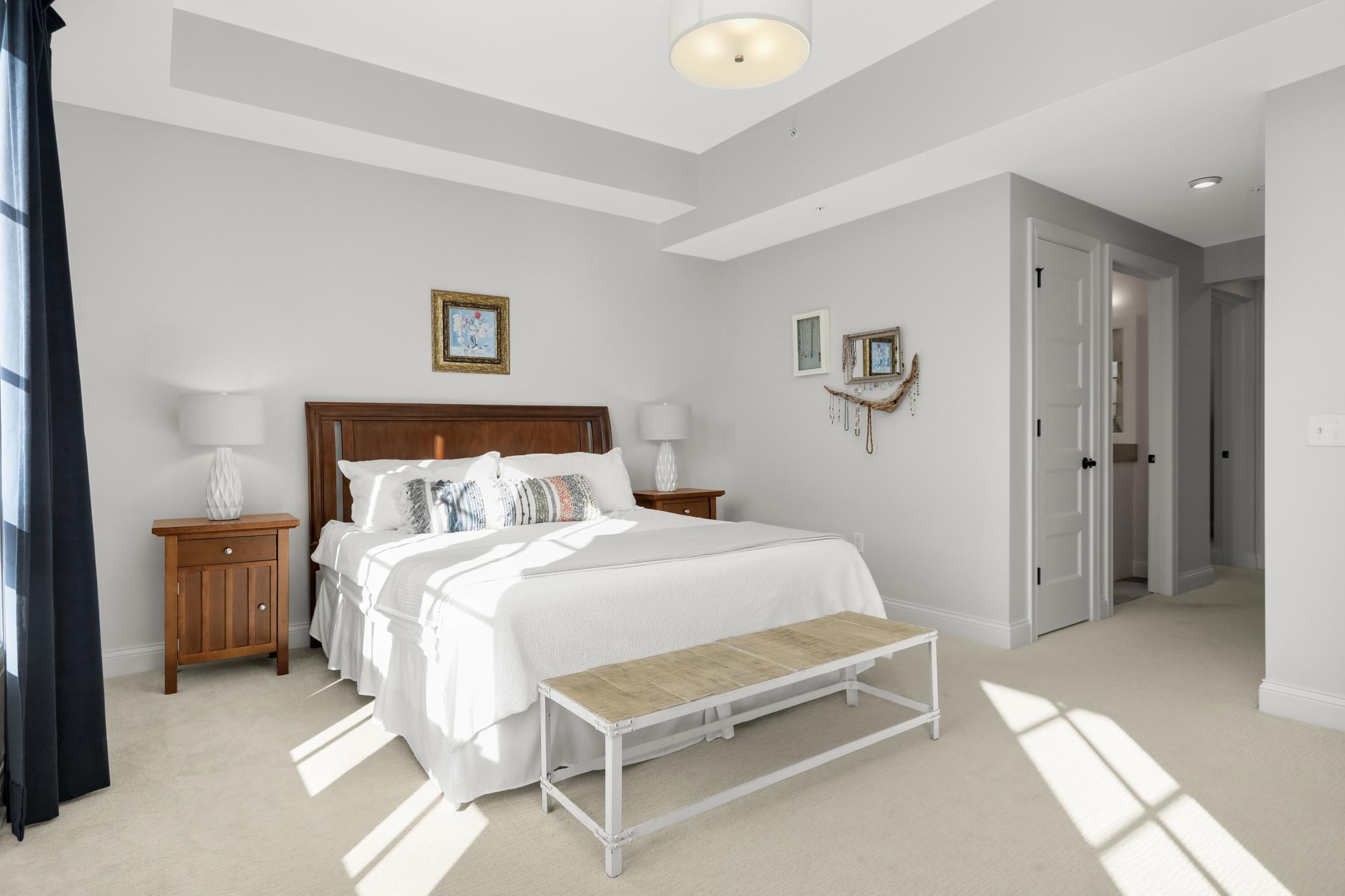 4901 Hawthorne Court #202