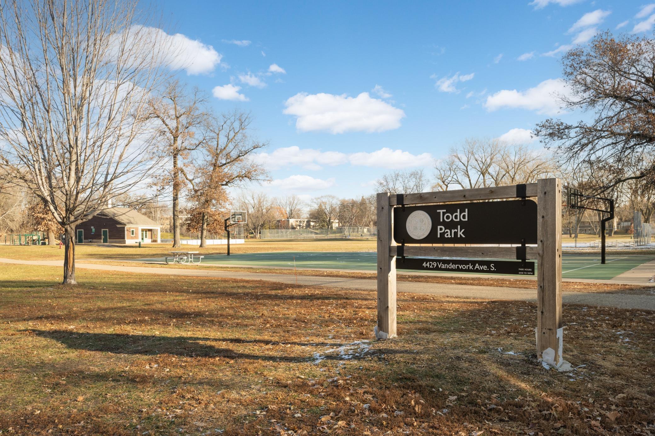 4901 Hawthorne Court #202